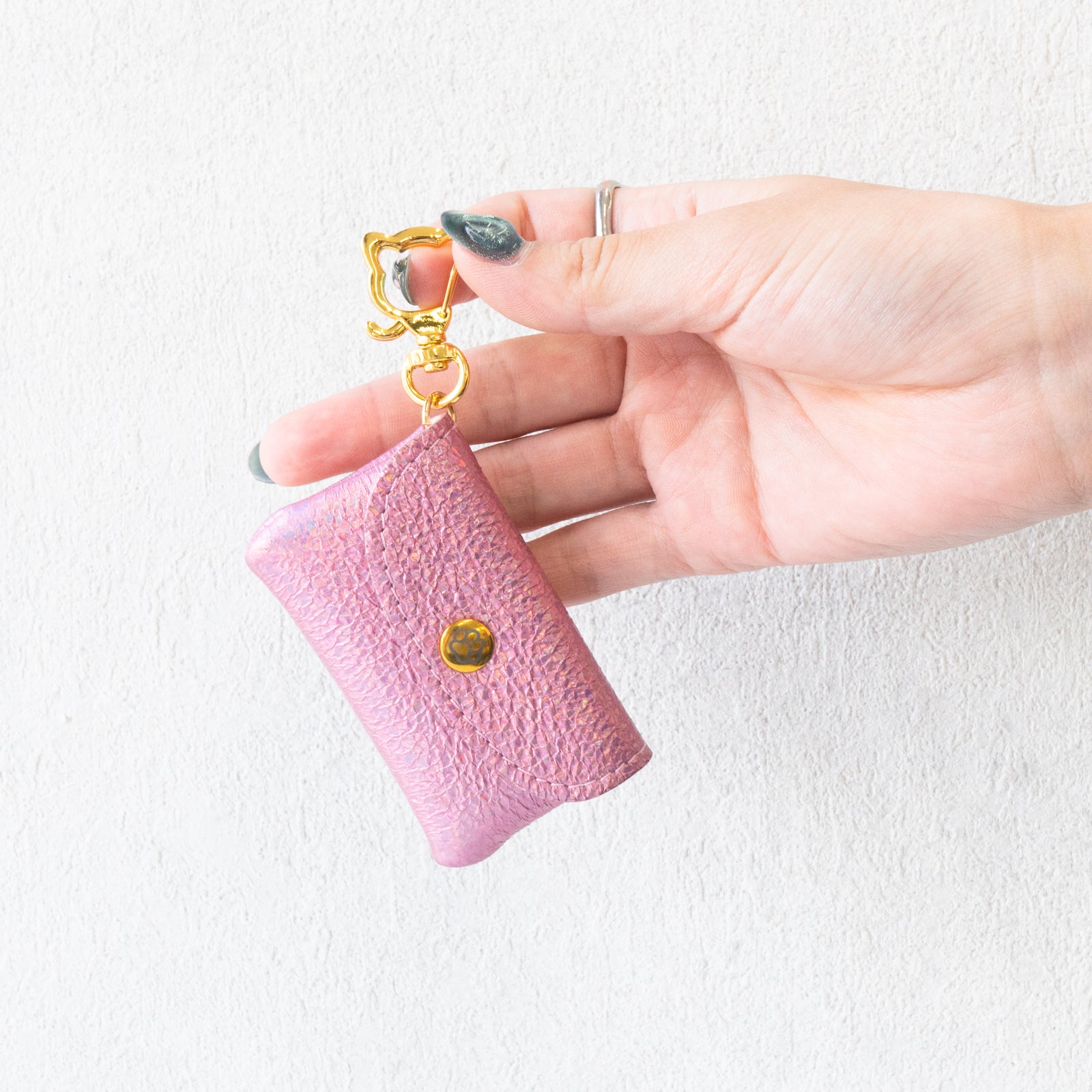 [8/7 (Thu) 22:00 ~ 26-hour limited sale] Frunya Nano Prism Leather Flap Key Ring / Aurora Rose