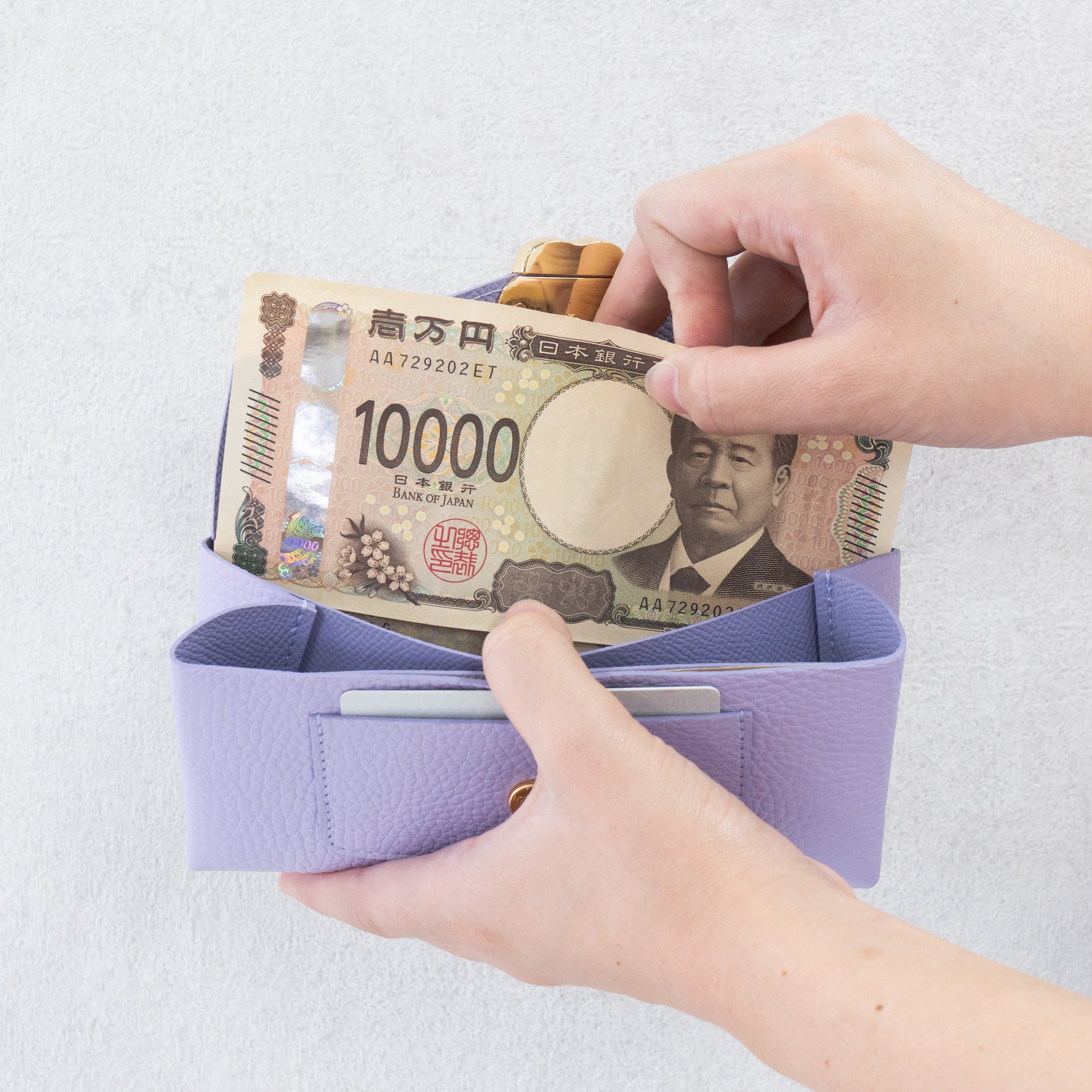 【数量限定】【受注生産：9/4(金)22:00〜6(日)】小さなレザーフラップ長財布・ミャウヴェル　トリヨンクレマンス  /  ギモーヴ