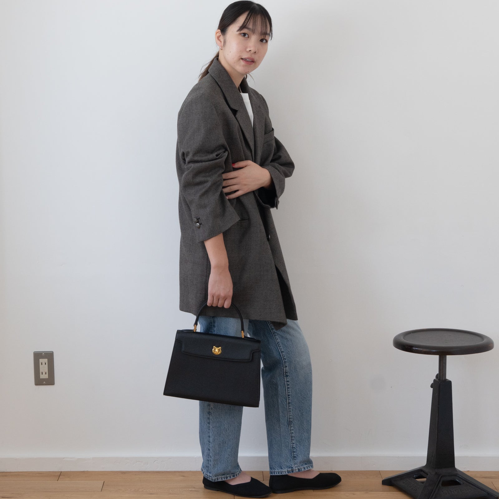ハンドバッグ・ニャンパネラ30   キュイール・ミネルバ   /  ブラック [選べる金具]