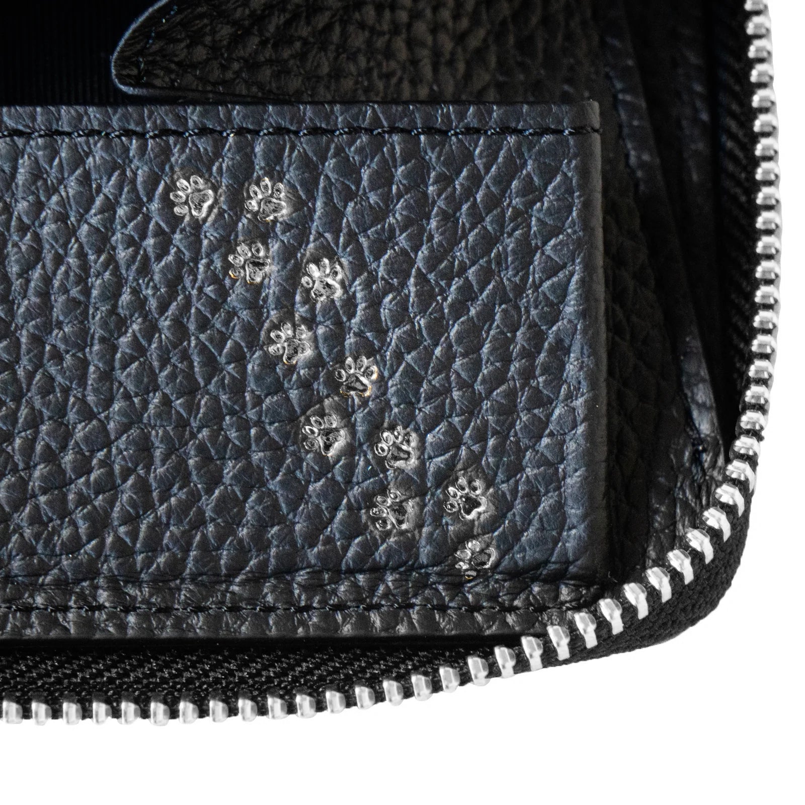 【12/7(日)22:00～ 26時間限定販売】【数量限定】PAWラウンドファスナーミドル財布    キュイール・マッシュ  /  ブラック [選べる金具]