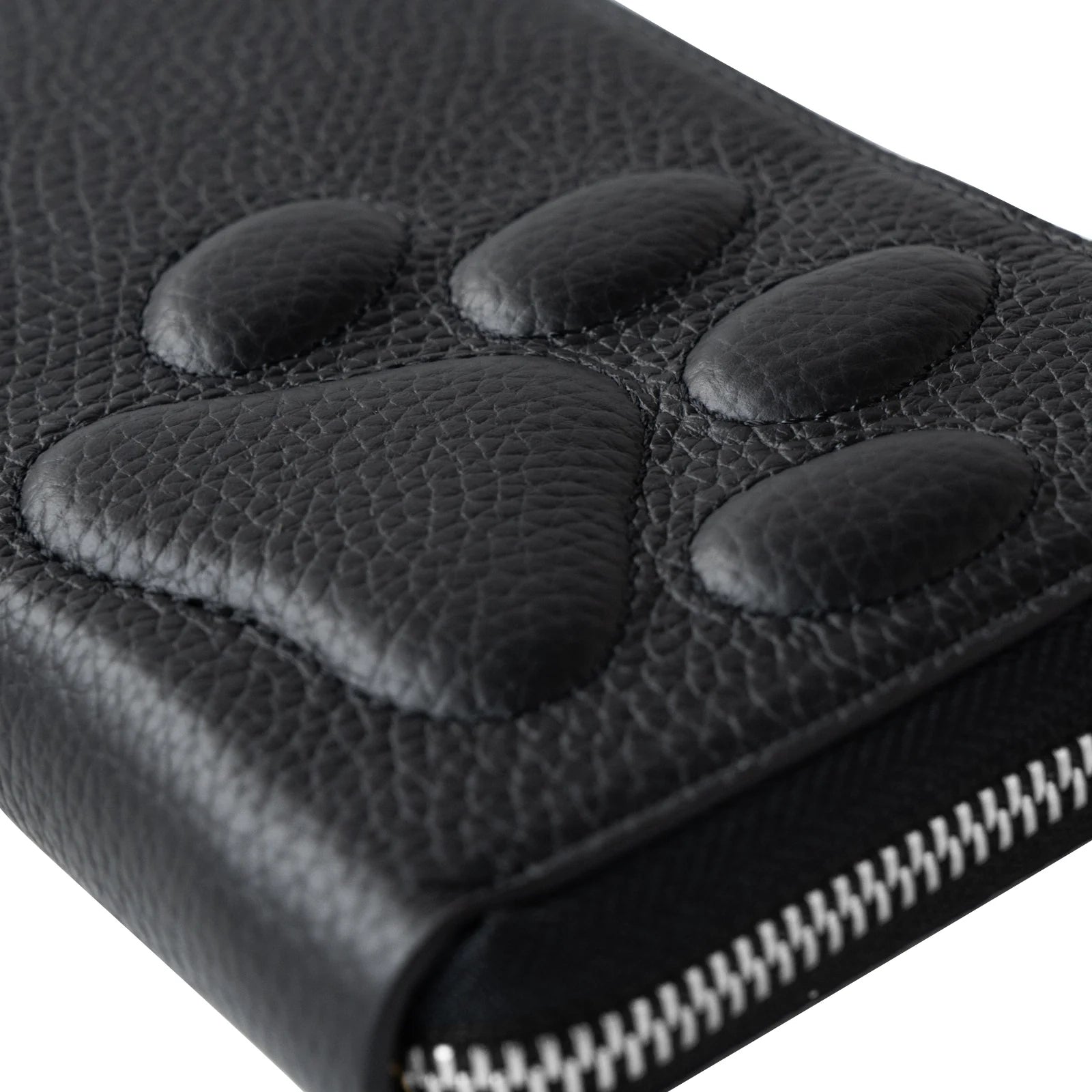 【12/7(日)22:00～ 26時間限定販売】【数量限定】PAWラウンドファスナー長財布   キュイール・マッシュ  /  ブラック [選べる金具]