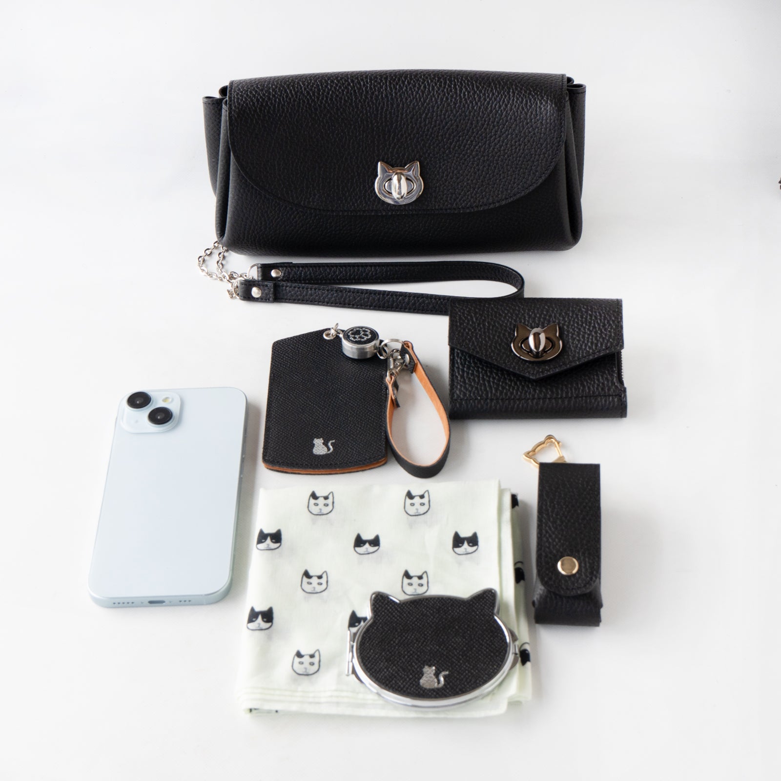 [Resale on Friday, November 8th] Shell Pochette CAT Cuir Mache / Black