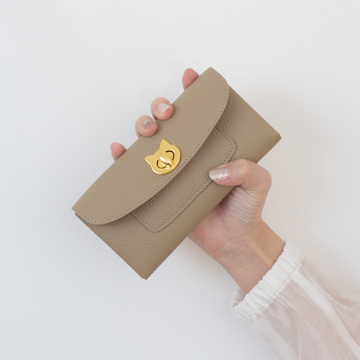 【受注販売：10/9(金)22:00〜13(火)】小さなレザーフラップ長財布・ミャウヴェルロック　キュイール・マッシュ  /  トゥルティエール