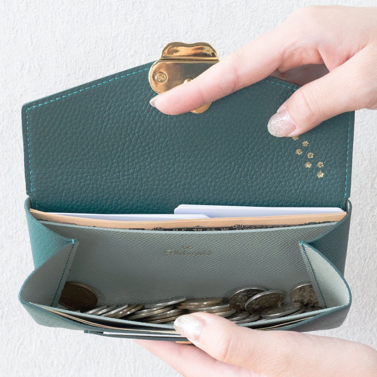 [Made-to-order: 10/23 (Fri) 22:00 - 10/26 (Mon)] Small Leather Flap Long Wallet - Meowver / Emerald
