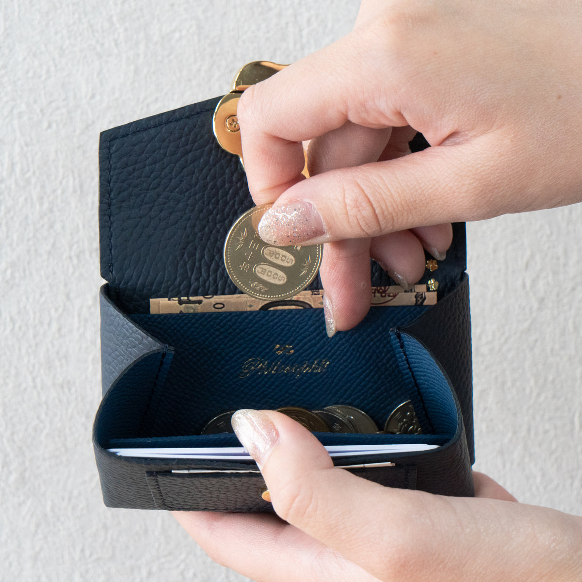 [Made-to-order: 10/23 (Fri) 22:00 – 10/26 (Mon)] Small Multi-case: Meowver Mini Cuir Mâche / Bleu Nuit