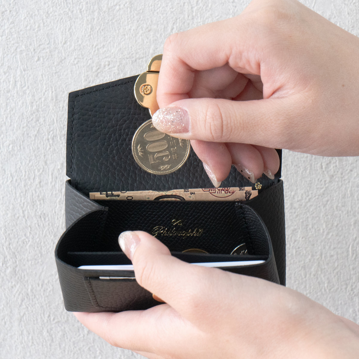 [Pre-order: Fri, Oct 23, 22:00 – Mon, Oct 26] Small Multi-Case: Meowver Mini Cuir Mache / Black