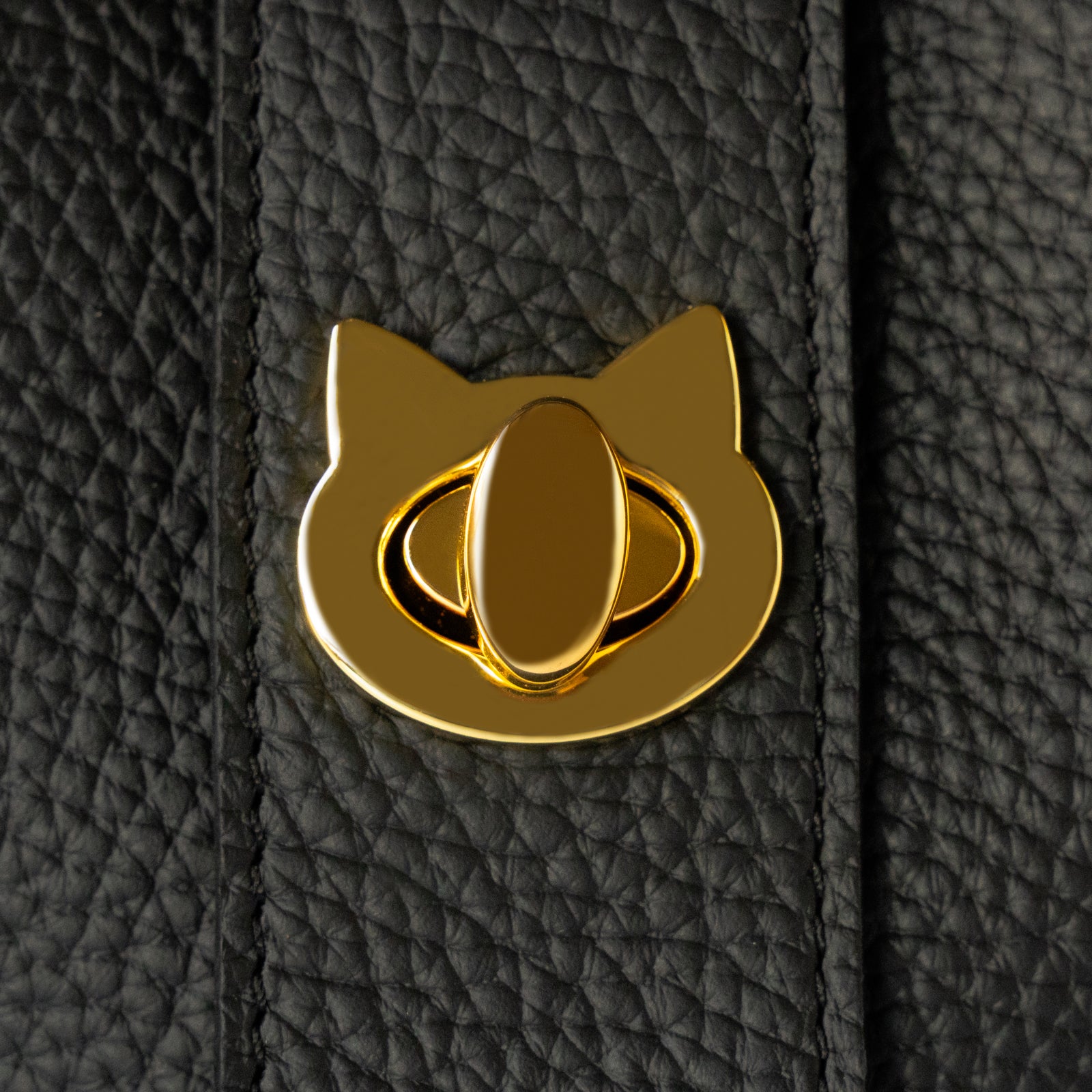 【12/7(日)22:00～ 26時間限定販売】【数量限定】 チェーンショルダー付きミニバッグ・PAW  (パウ)   / ブラック [選べる金具]