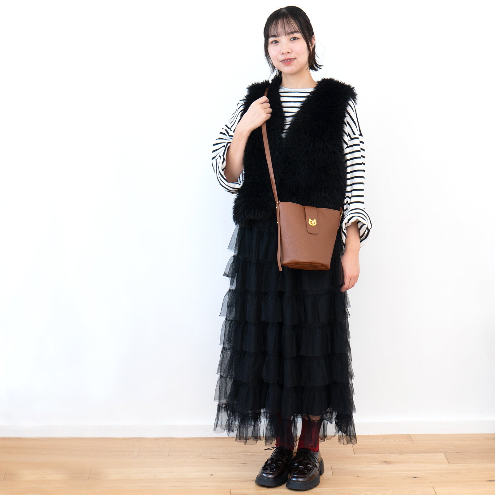 ショルダーバッグ  PAW (パウ)   キュイール・マッシュ / キャメル