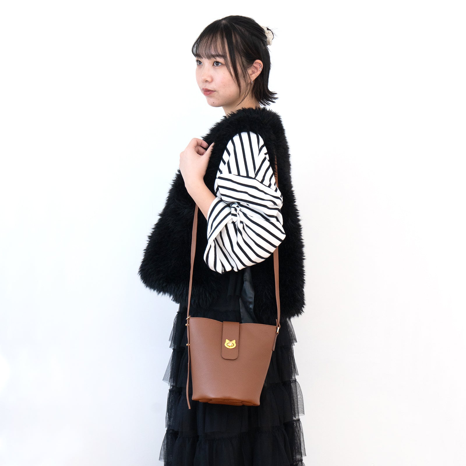 ショルダーバッグ  PAW (パウ)   キュイール・マッシュ / キャメル