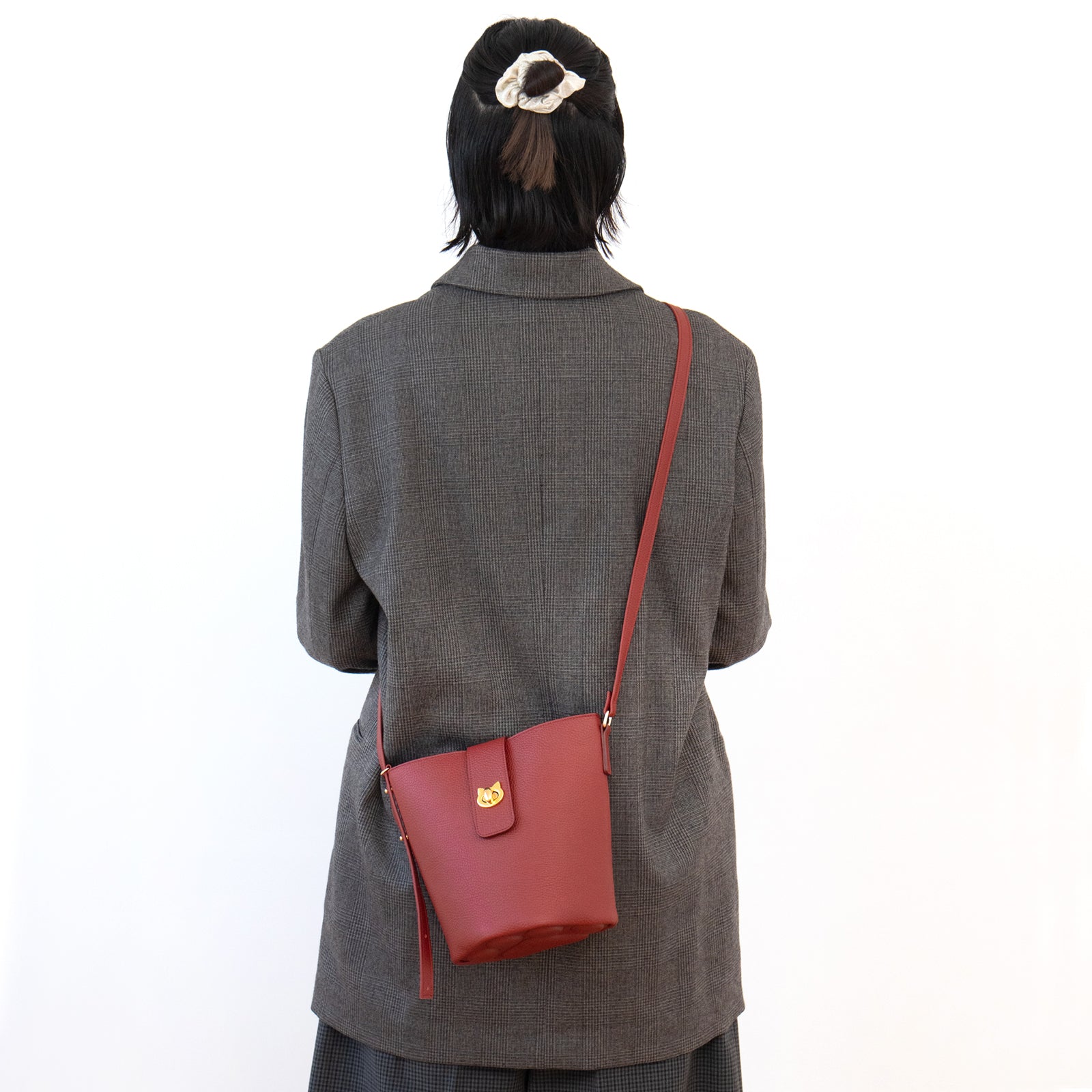 ショルダーバッグ  PAW (パウ)   キュイール・マッシュ / ボルドー