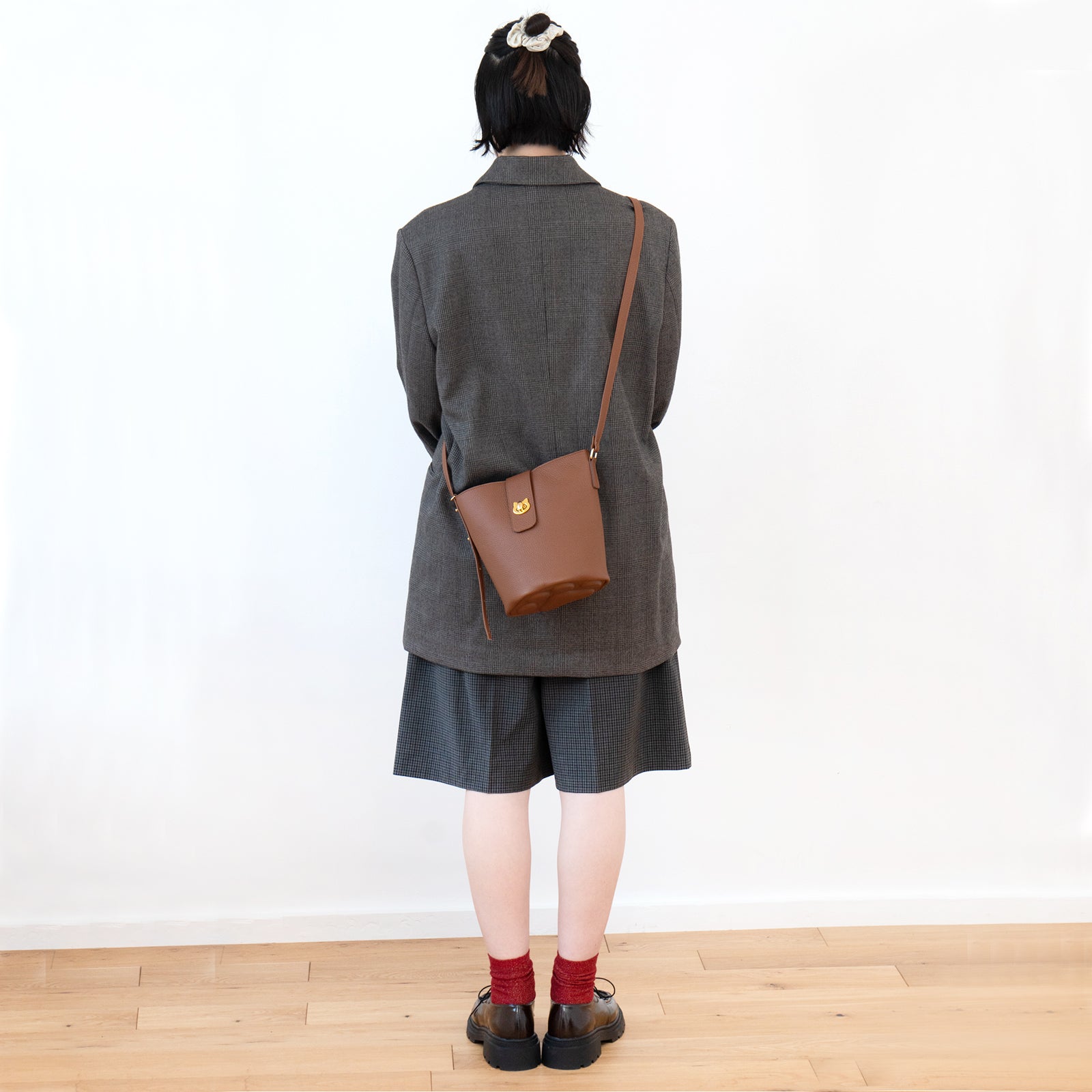 ショルダーバッグ  PAW (パウ)   キュイール・マッシュ / キャメル