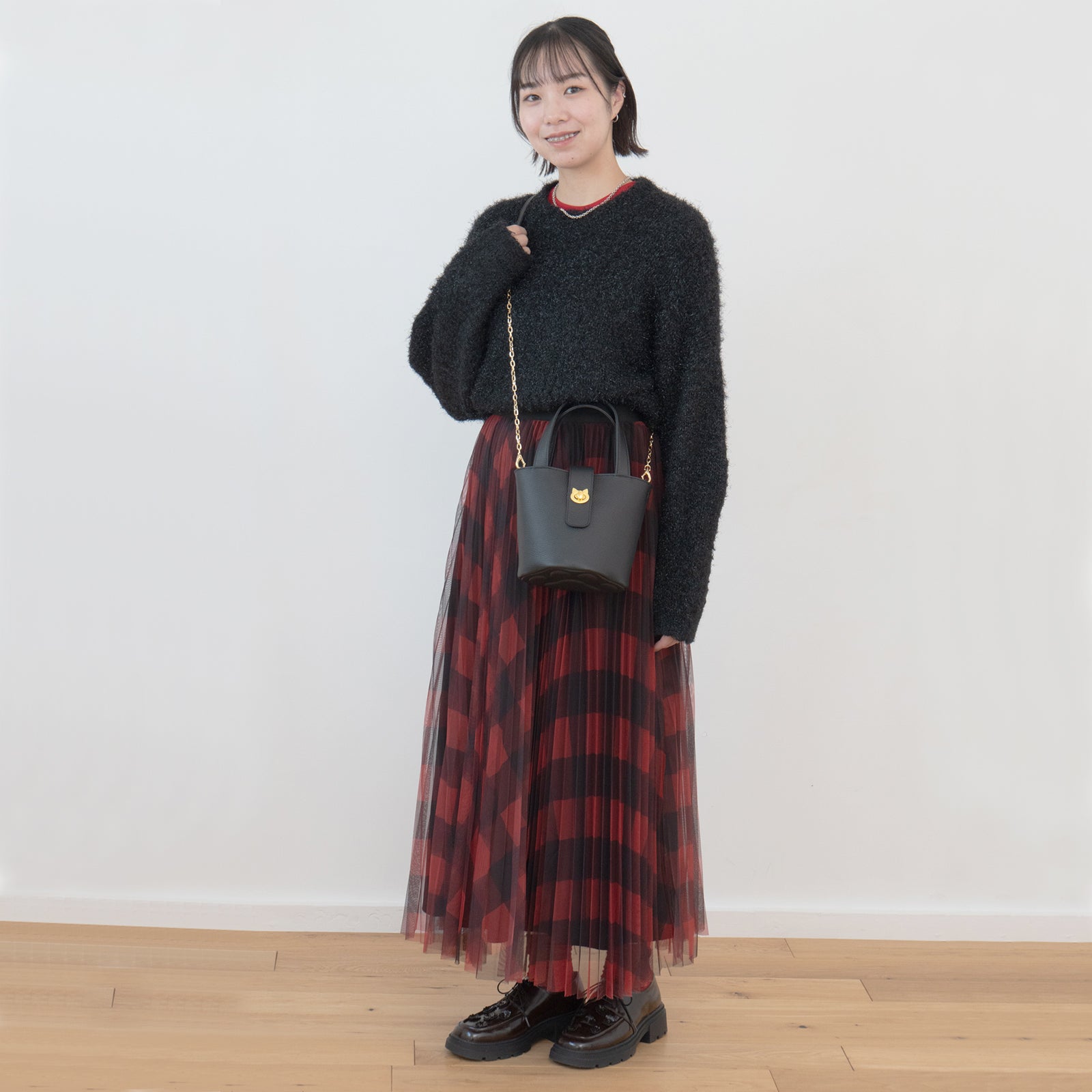 【12/7(日)22:00～ 26時間限定販売】【数量限定】 チェーンショルダー付きミニバッグ・PAW  (パウ)   / ブラック [選べる金具]