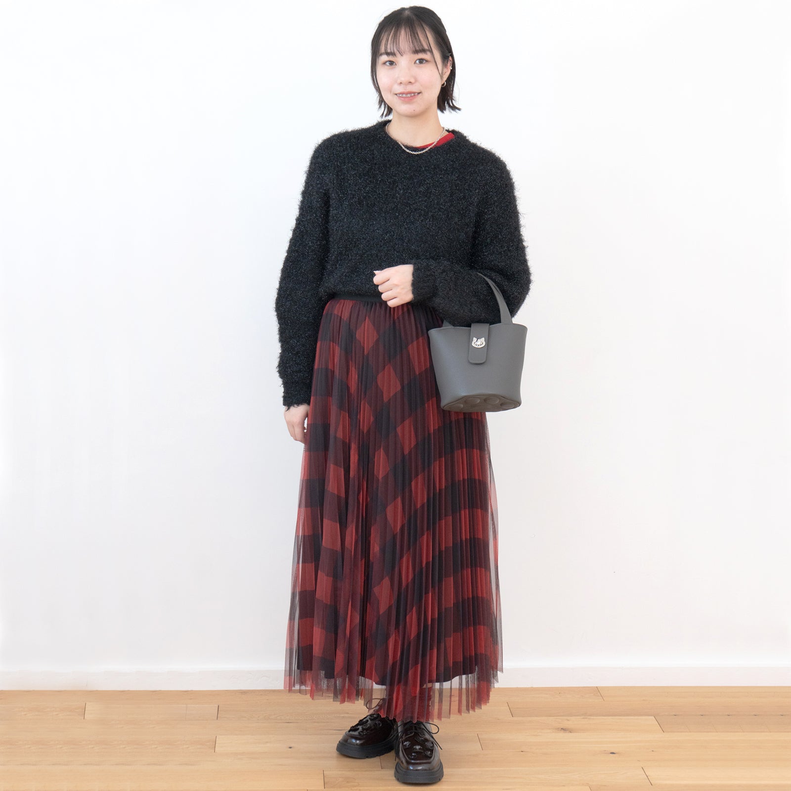 【12/7(日)22:00～ 26時間限定販売】【数量限定】 チェーンショルダー付きミニバッグ・PAW  (パウ)   / グラファイト