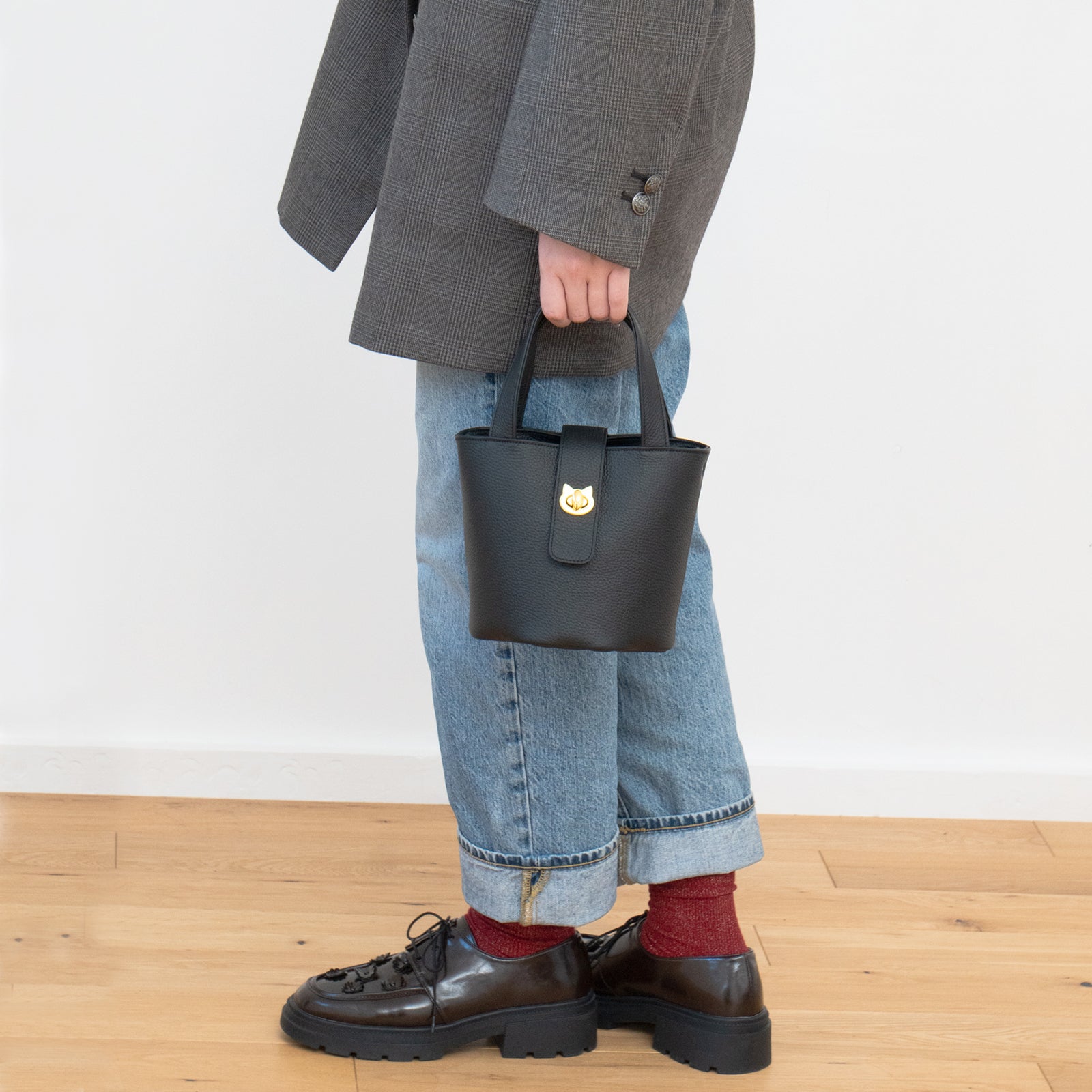 【12/7(日)22:00～ 26時間限定販売】【数量限定】 チェーンショルダー付きミニバッグ・PAW  (パウ)   / ブラック [選べる金具]