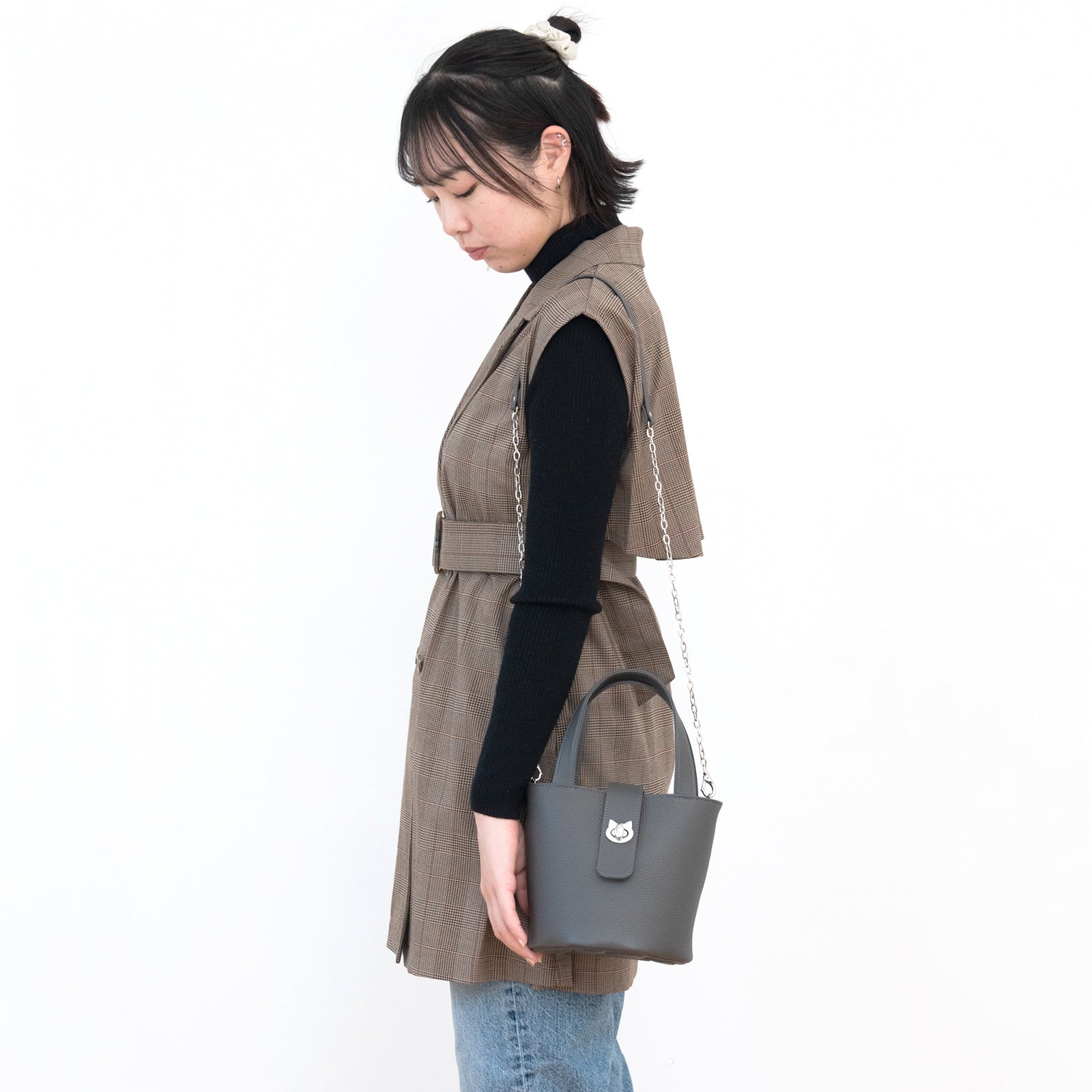 【12/7(日)22:00～ 26時間限定販売】【数量限定】 チェーンショルダー付きミニバッグ・PAW  (パウ)   / グラファイト