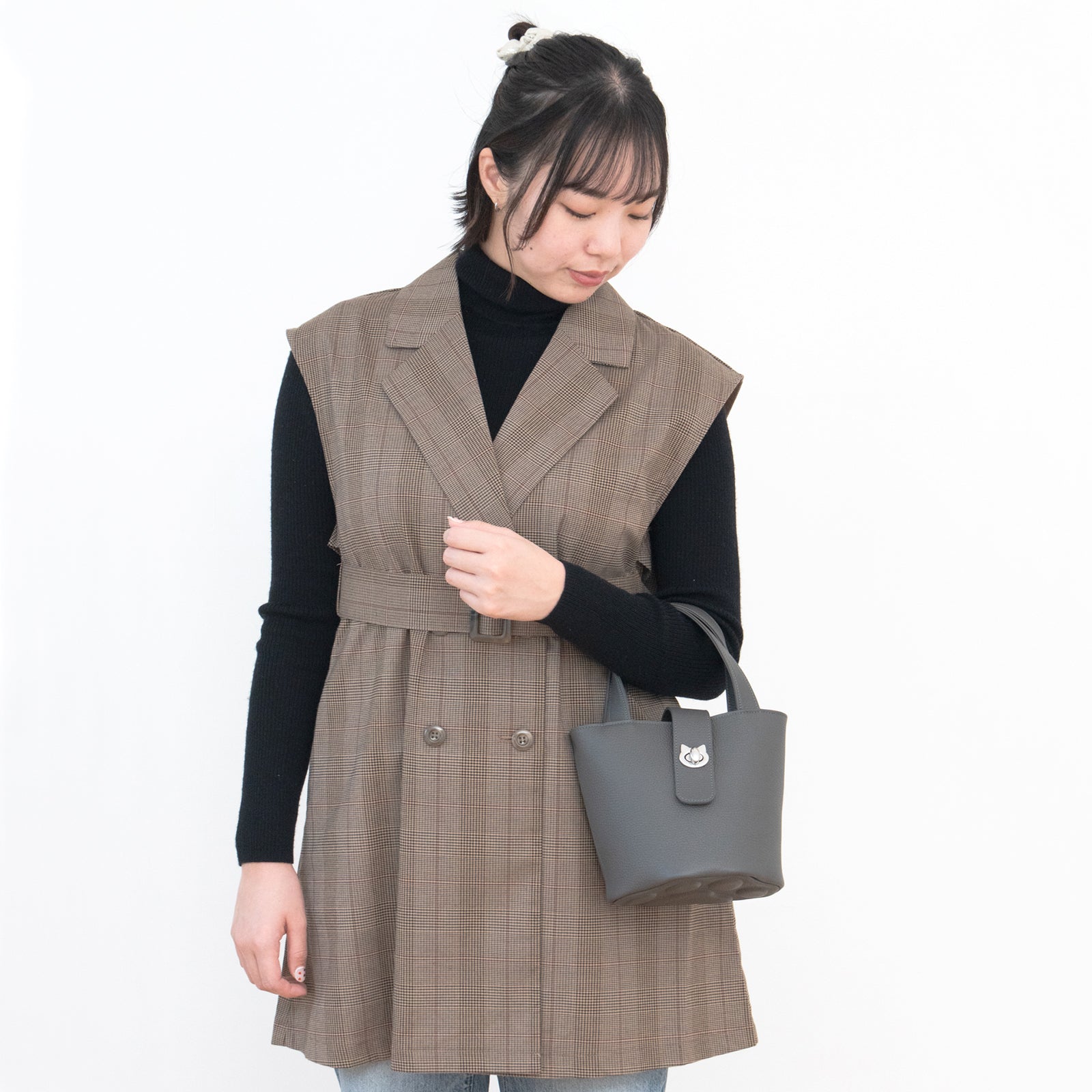 【12/7(日)22:00～ 26時間限定販売】【数量限定】 チェーンショルダー付きミニバッグ・PAW  (パウ)   / グラファイト