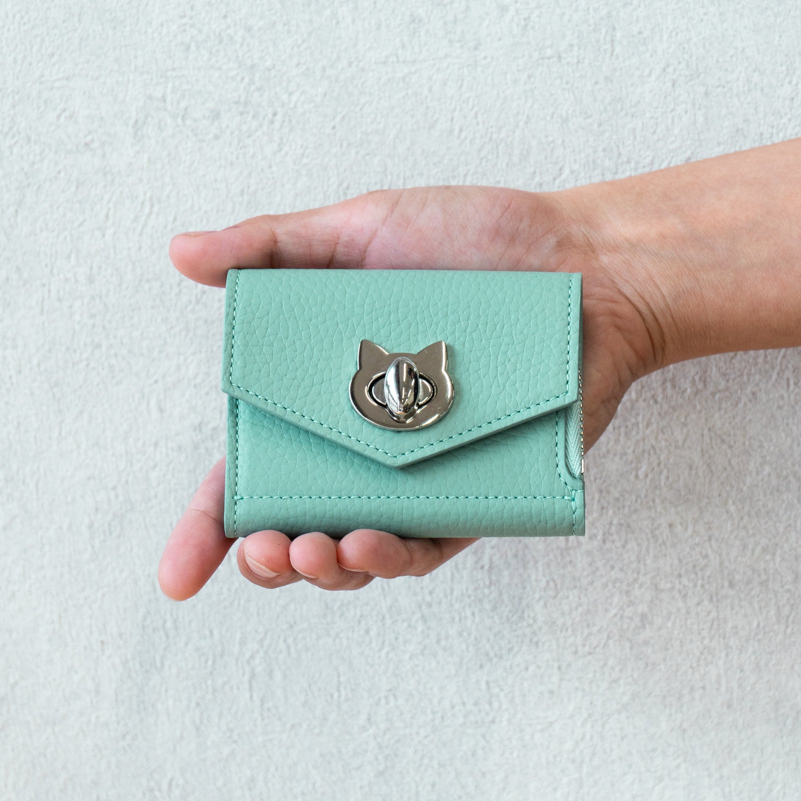 [Limited quantity] [3-day limited order sale from 12/21 (Sat) to 12/23 (Mon)] Handy Wallet Nyapera Cuir Mache / Mint