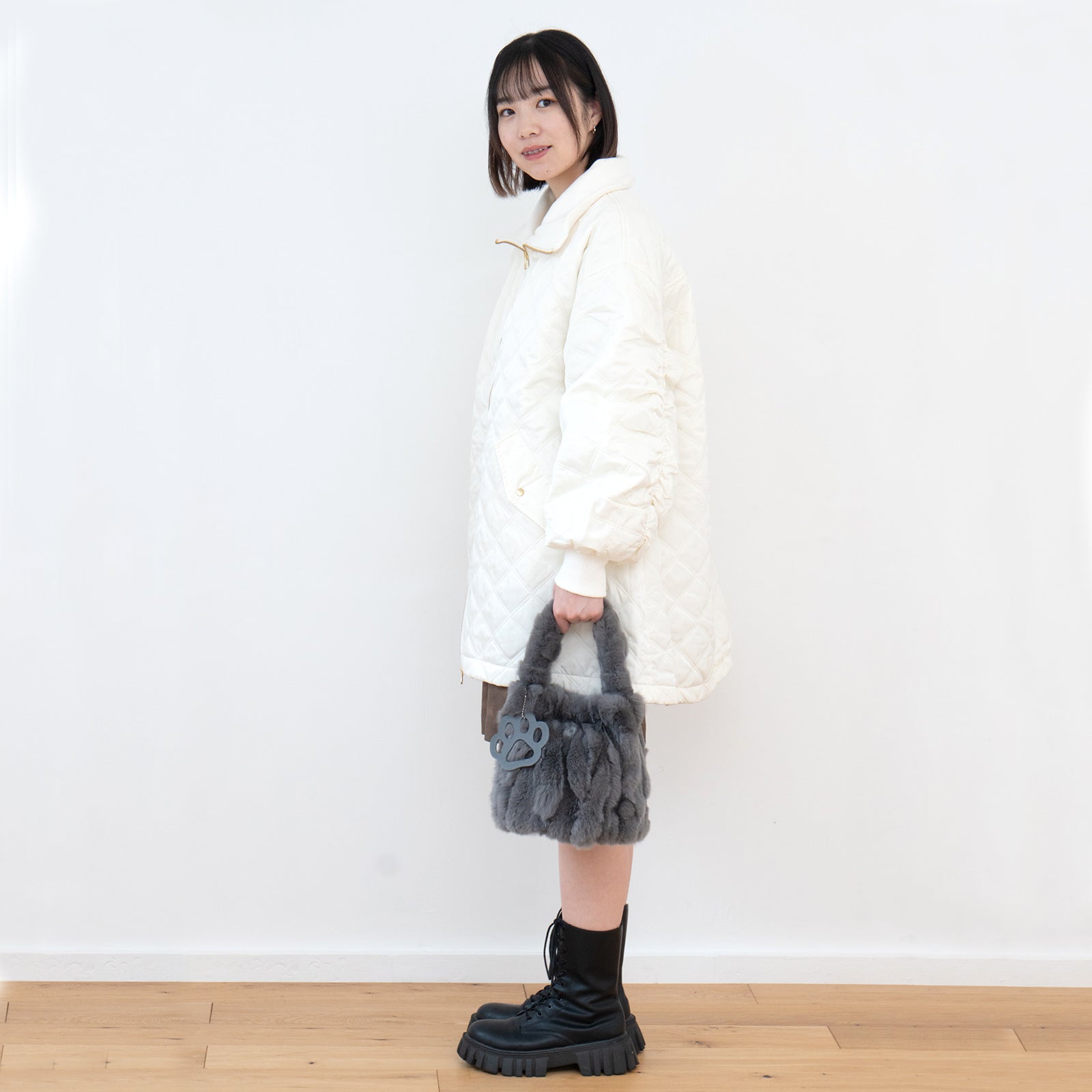 【12/7(日)22:00～ 26時間限定販売】【数量限定】ワンハンドルファーバッグ・PAW  (パウ)   / グレー