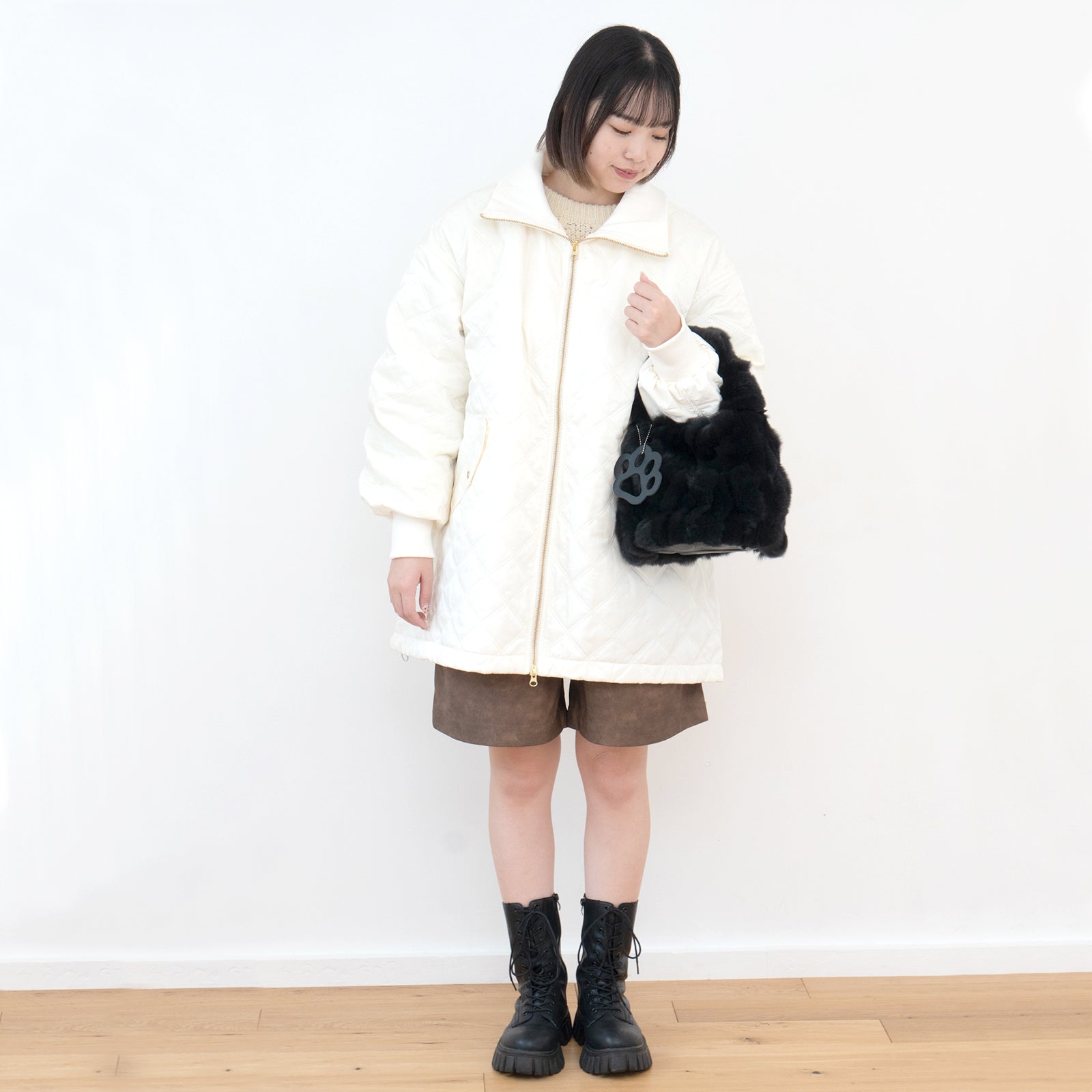 【12/7(日)22:00～ 26時間限定販売】【数量限定】 ワンハンドルファーバッグ・PAW  (パウ)   / ブラック