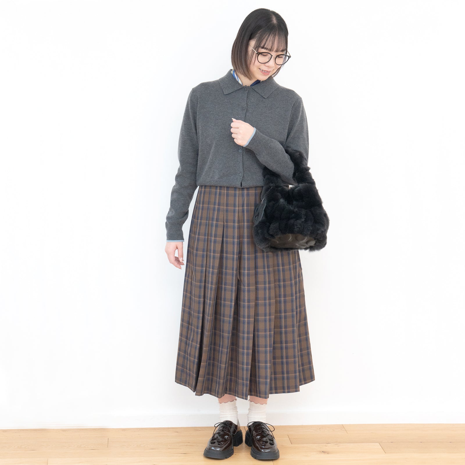 【12/7(日)22:00～ 26時間限定販売】【数量限定】 ワンハンドルファーバッグ・PAW  (パウ)   / ブラック