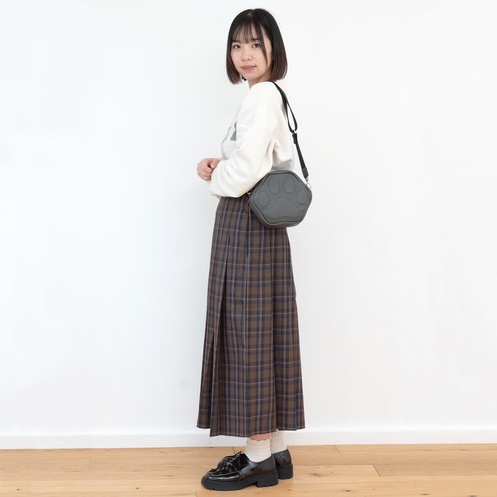 【11/21(金)22:00～ 26時間限定販売】【数量限定】PAWポシェット  キュイール・マッシュ  /  グラファイト