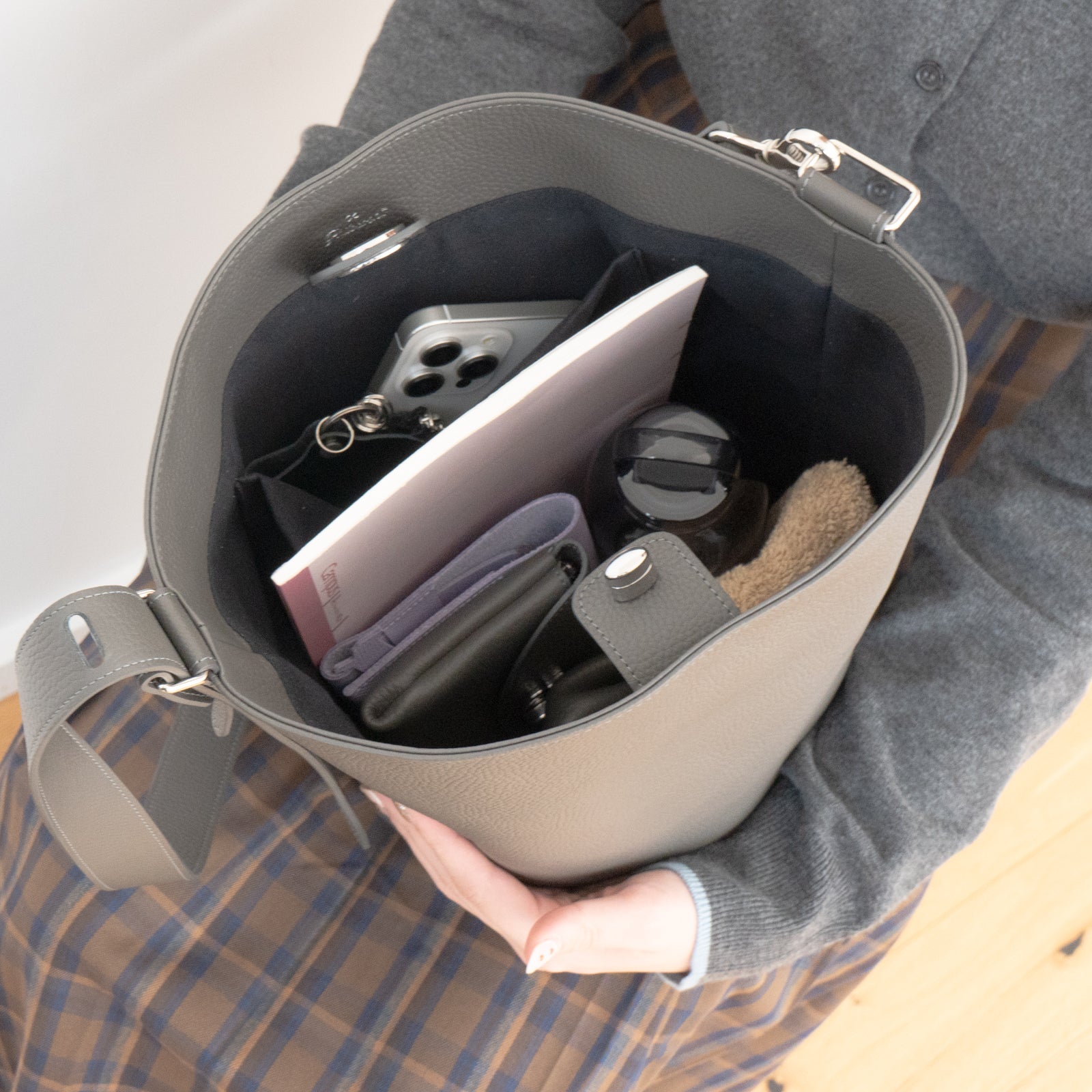 【11/21(金)22:00～ 26時間限定販売】【数量限定】3WAYバッグ PAW (パウ)    キュイール・マッシュ  /  グラファイト