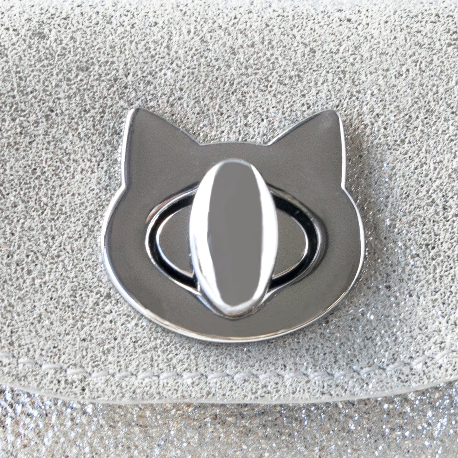 [1/1 (Wed) ~ 1/3 (Fri) 3-day limited time sale] Sparkling Shell Wallet CAT / Silver