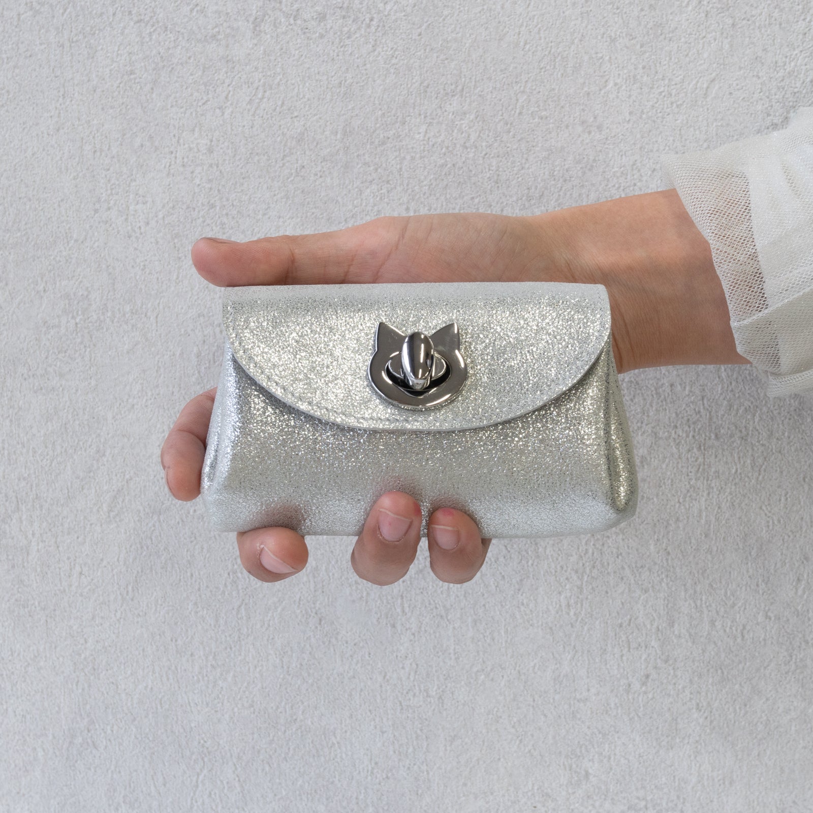 [1/1 (Wed) ~ 1/3 (Fri) 3-day limited time sale] Sparkling Shell Wallet CAT / Silver