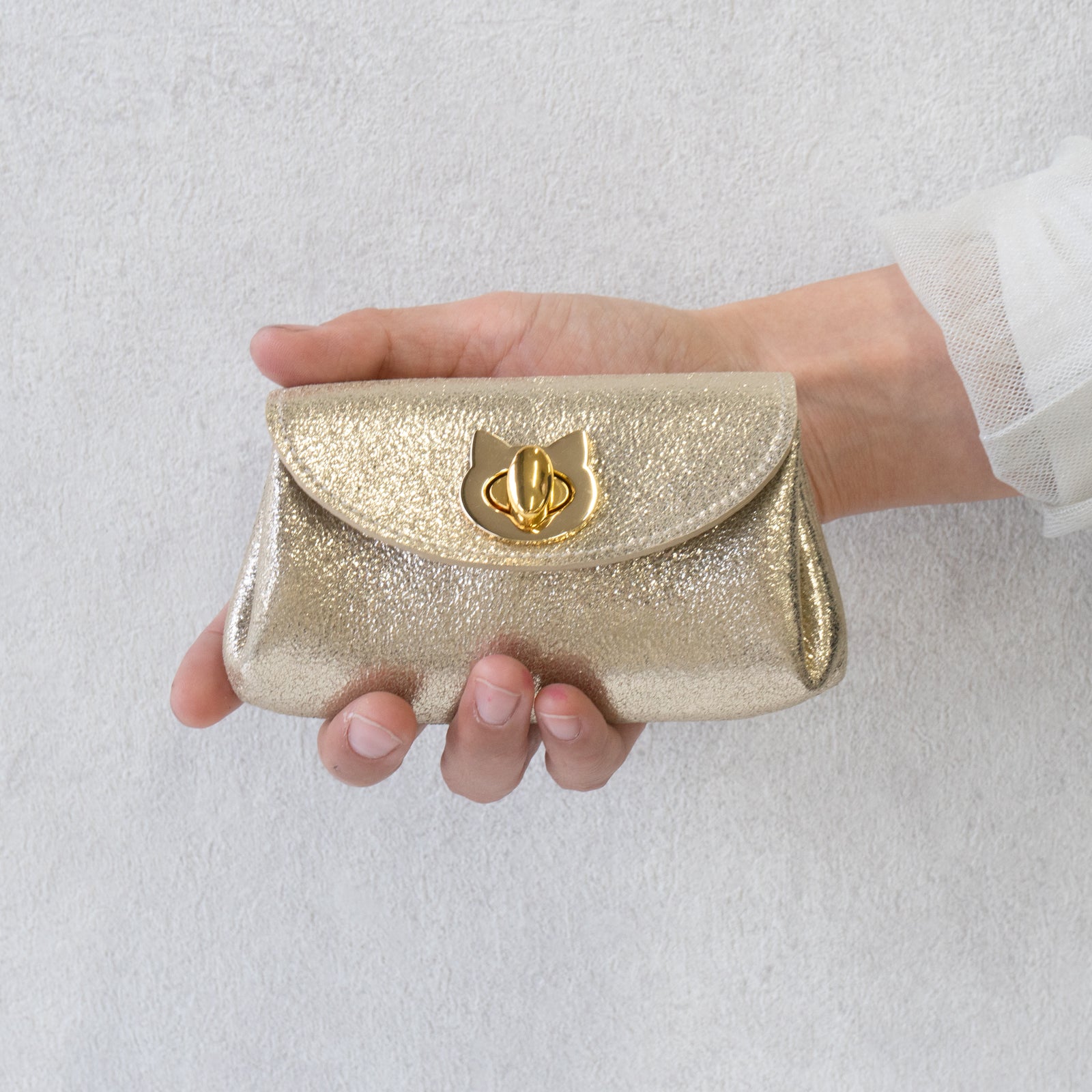 [1/1 (Wed) ~ 1/3 (Fri) 3-day limited time sale] Sparkling Shell Wallet CAT / Gold