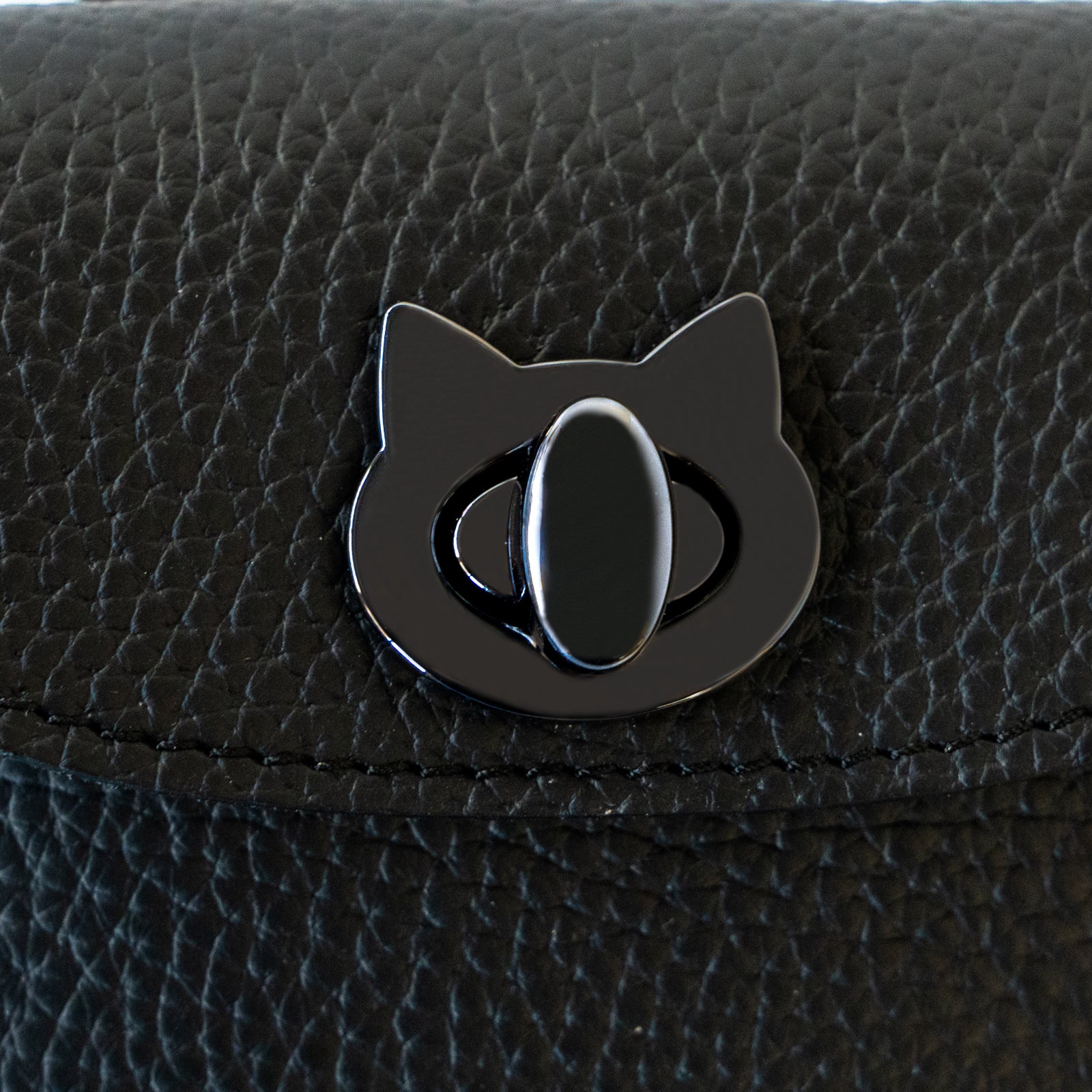 [復刻] フルーニャ スクエアポーチ　キュイール・マッシュ  /  ブラック