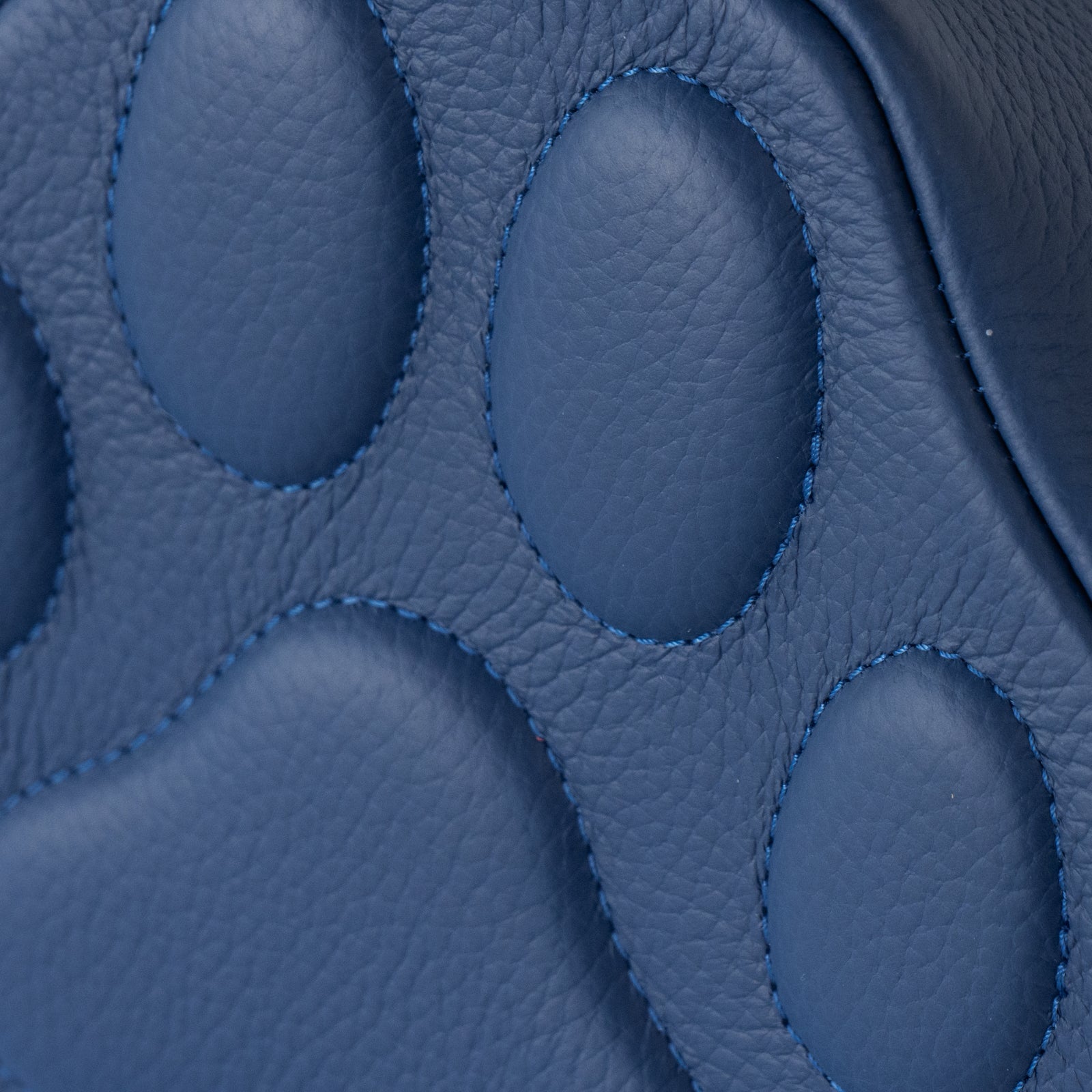 チェーンショルダー付きミニバッグ・PAW  (パウ)   キュイール・マッシュ  / ロイヤルブルー