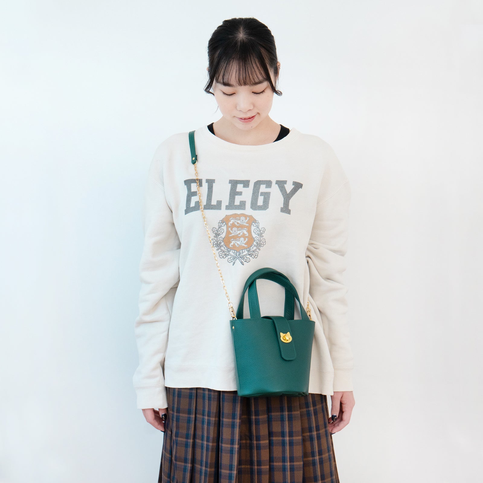 チェーンショルダー付きミニバッグ・PAW  (パウ)   / エメラルド