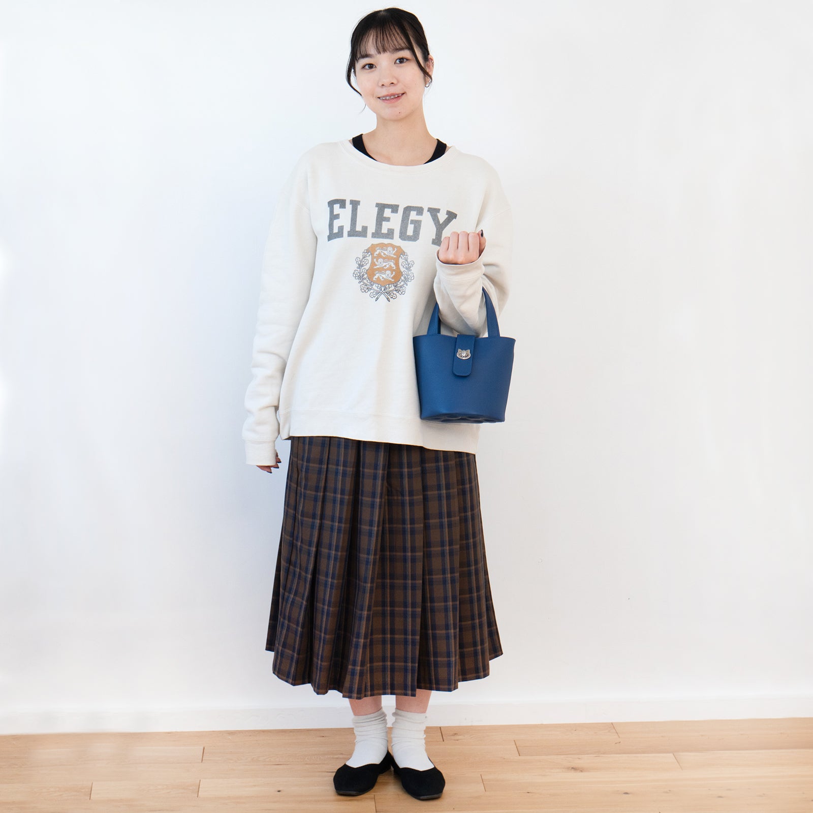 チェーンショルダー付きミニバッグ・PAW  (パウ)   キュイール・マッシュ  / ロイヤルブルー