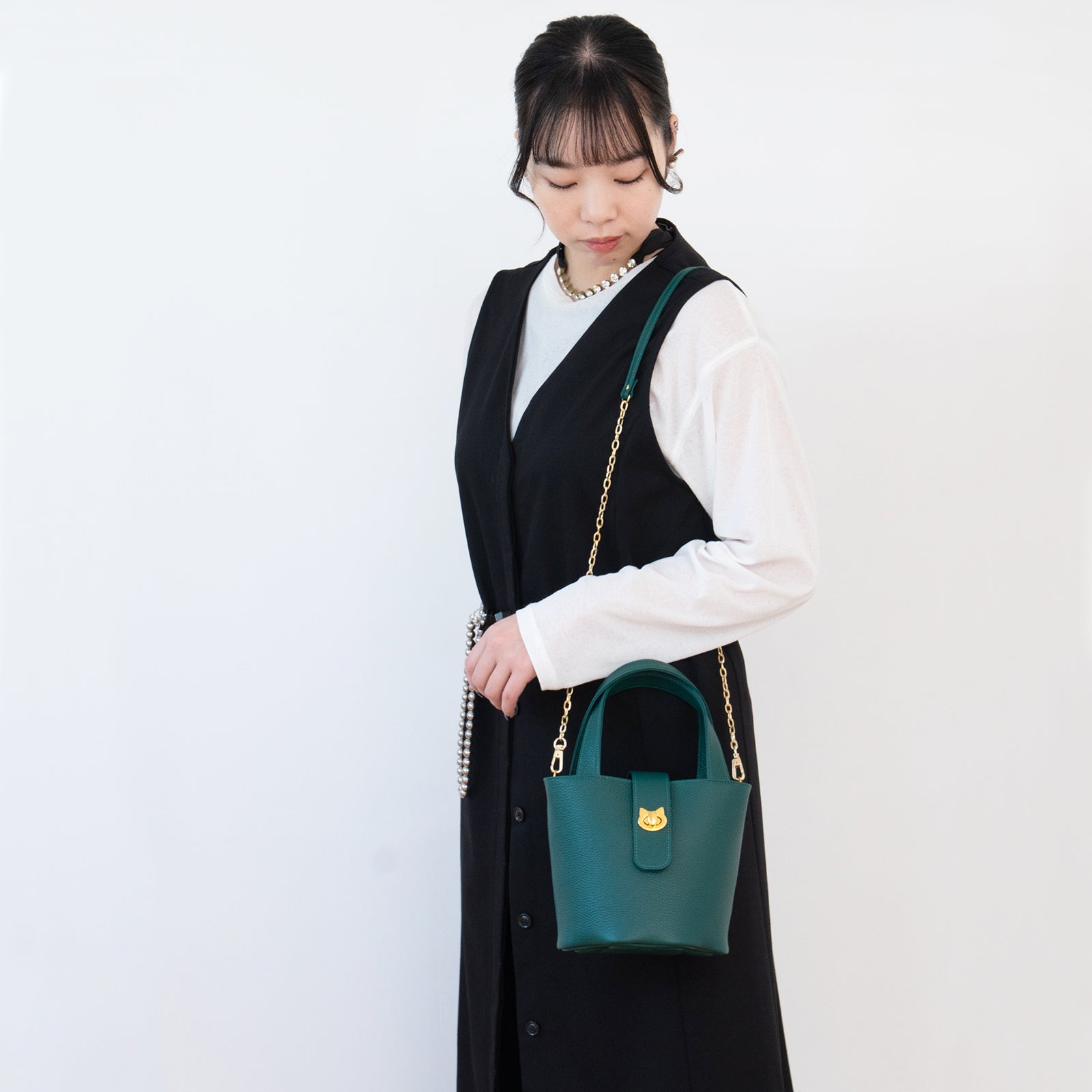 チェーンショルダー付きミニバッグ・PAW  (パウ)   / エメラルド
