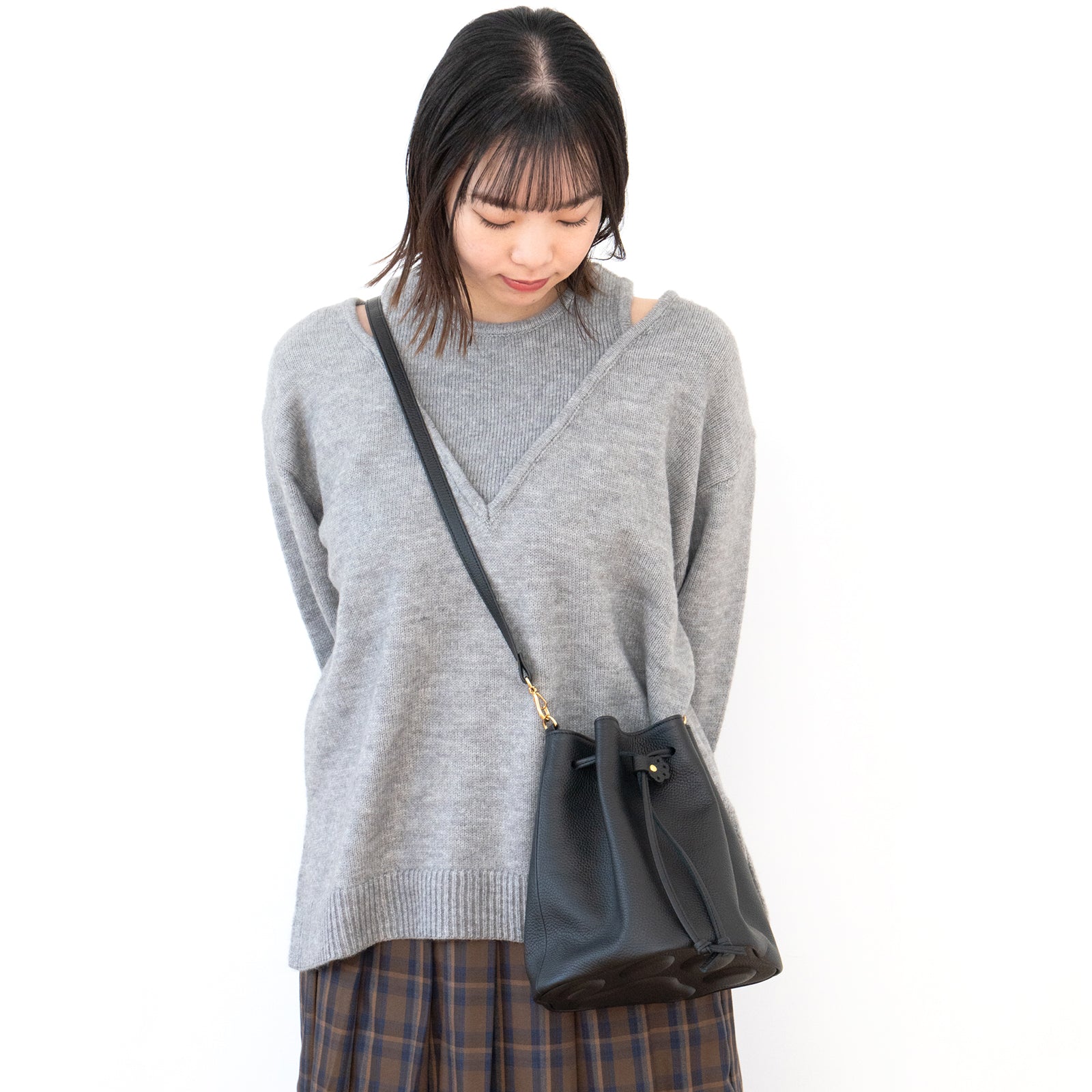 巾着ショルダーバッグ PAW  キュイール・マッシュ  /  ブラック [選べる金具]