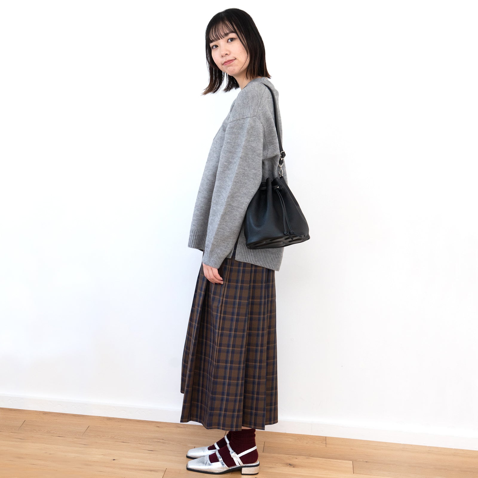 巾着ショルダーバッグ PAW  キュイール・マッシュ  /  ブラック [選べる金具]