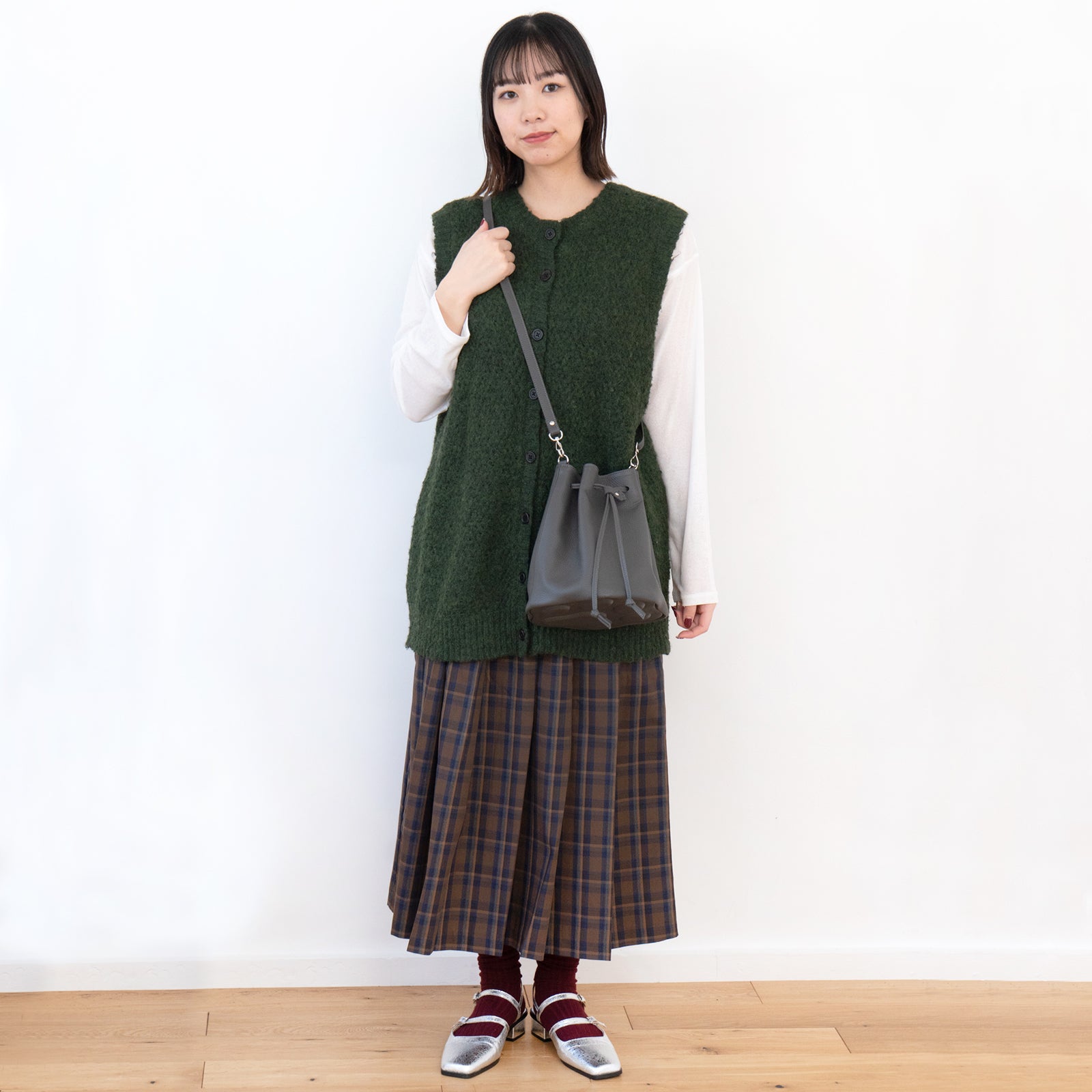 巾着ショルダーバッグ PAW  キュイール・マッシュ  /  グラファイト