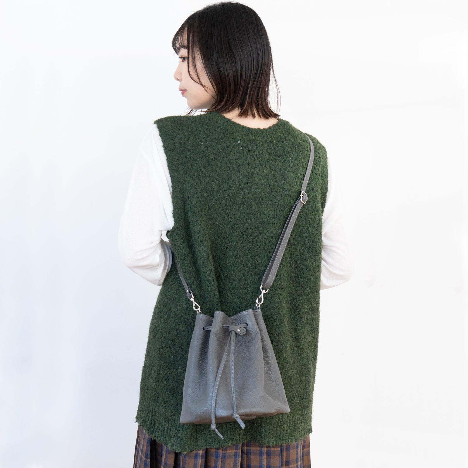 巾着ショルダーバッグ PAW  キュイール・マッシュ  /  グラファイト