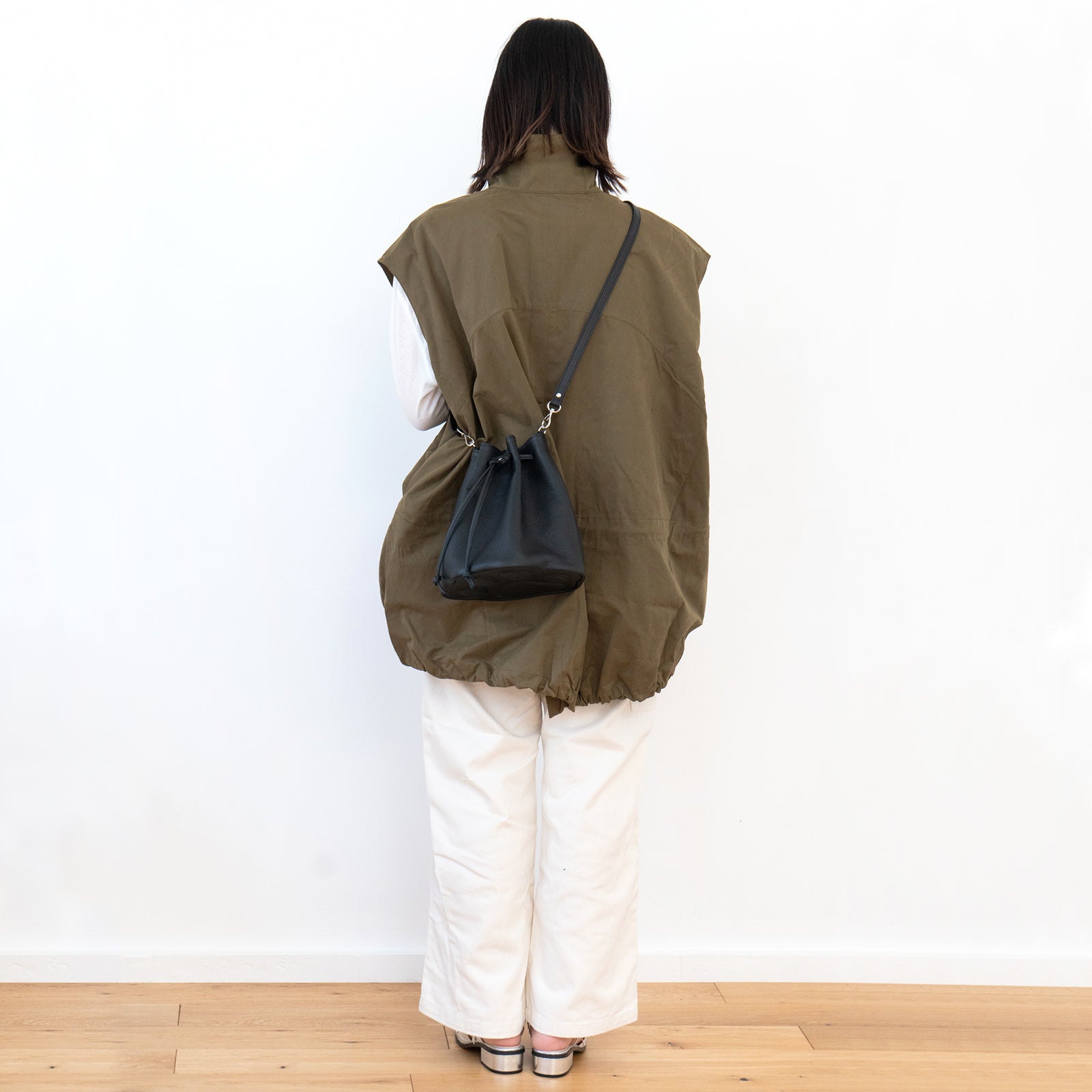 巾着ショルダーバッグ PAW  キュイール・マッシュ  /  ブラック [選べる金具]