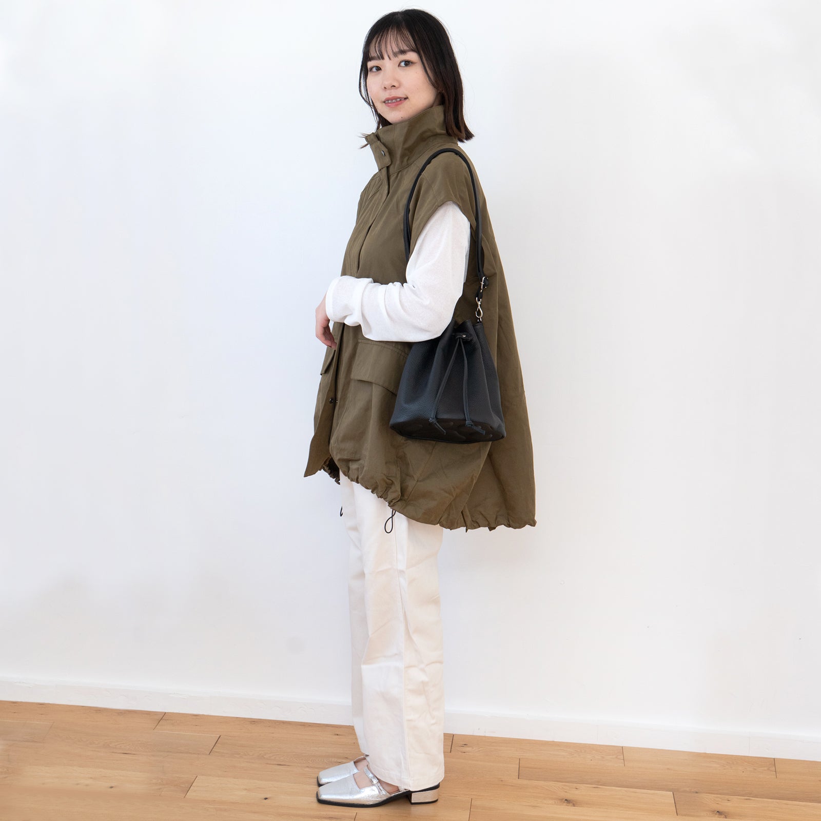 巾着ショルダーバッグ PAW  キュイール・マッシュ  /  ブラック [選べる金具]