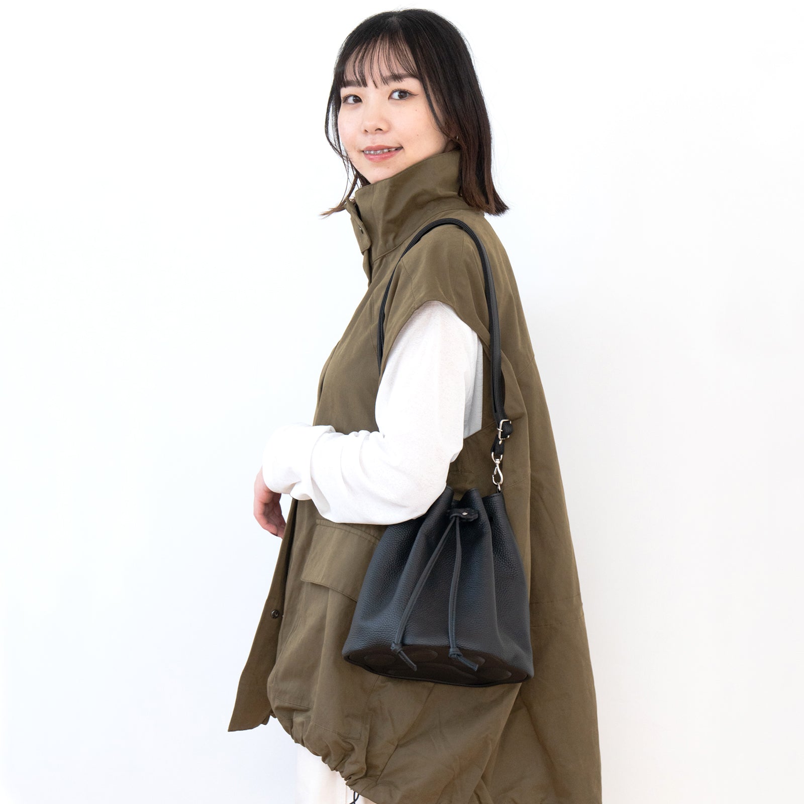 巾着ショルダーバッグ PAW  キュイール・マッシュ  /  ブラック [選べる金具]