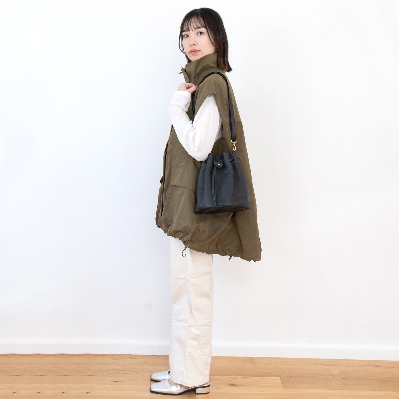 巾着ショルダーバッグ PAW  キュイール・マッシュ  /  ブラック [選べる金具]