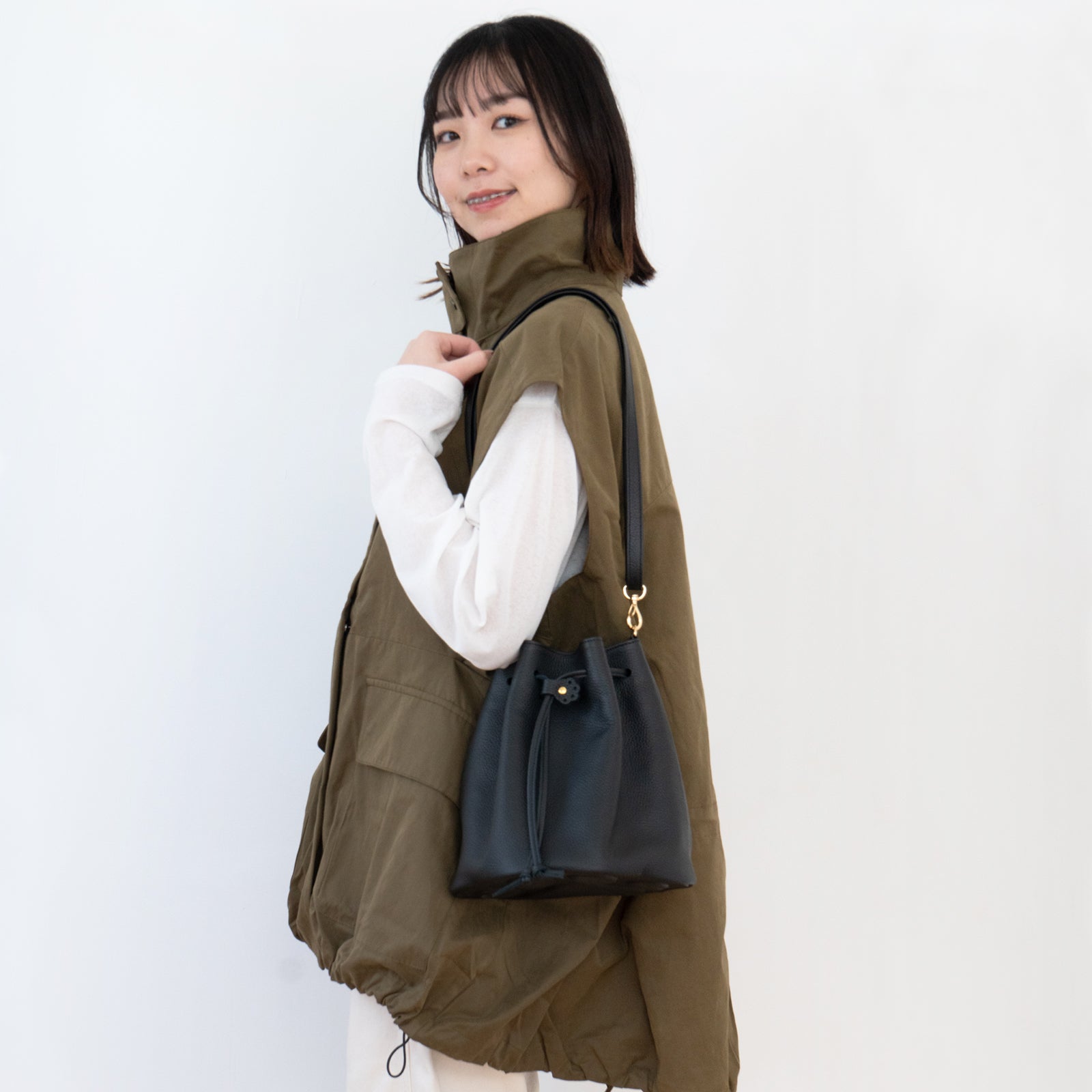 巾着ショルダーバッグ PAW  キュイール・マッシュ  /  ブラック [選べる金具]