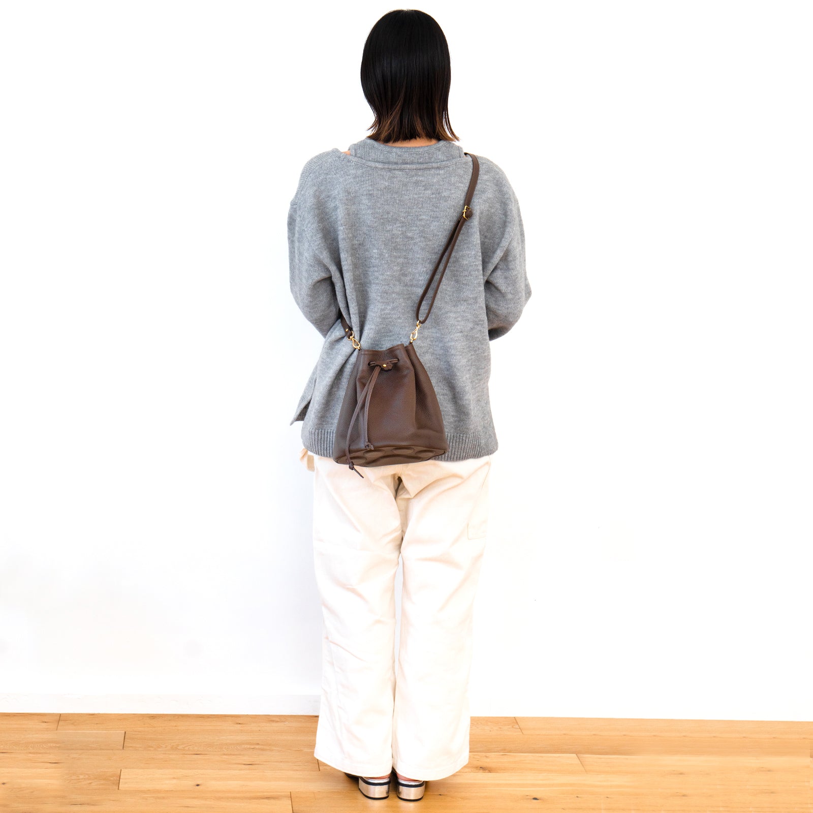 巾着ショルダーバッグ PAW  キュイール・マッシュ  /  チョコ