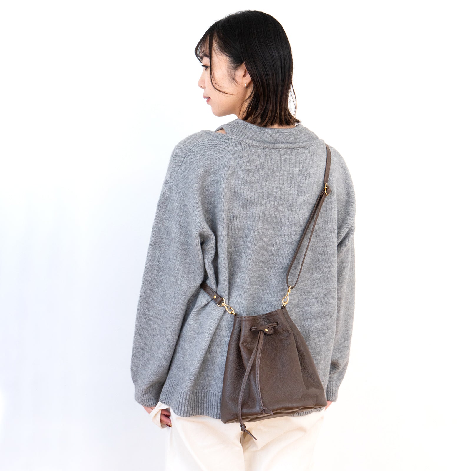 巾着ショルダーバッグ PAW  キュイール・マッシュ  /  チョコ