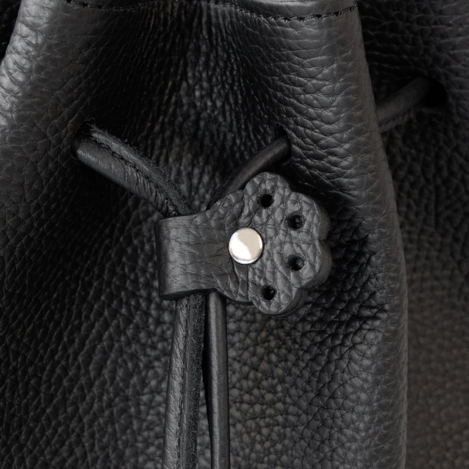 巾着ショルダーバッグ PAW  キュイール・マッシュ  /  ブラック [選べる金具]