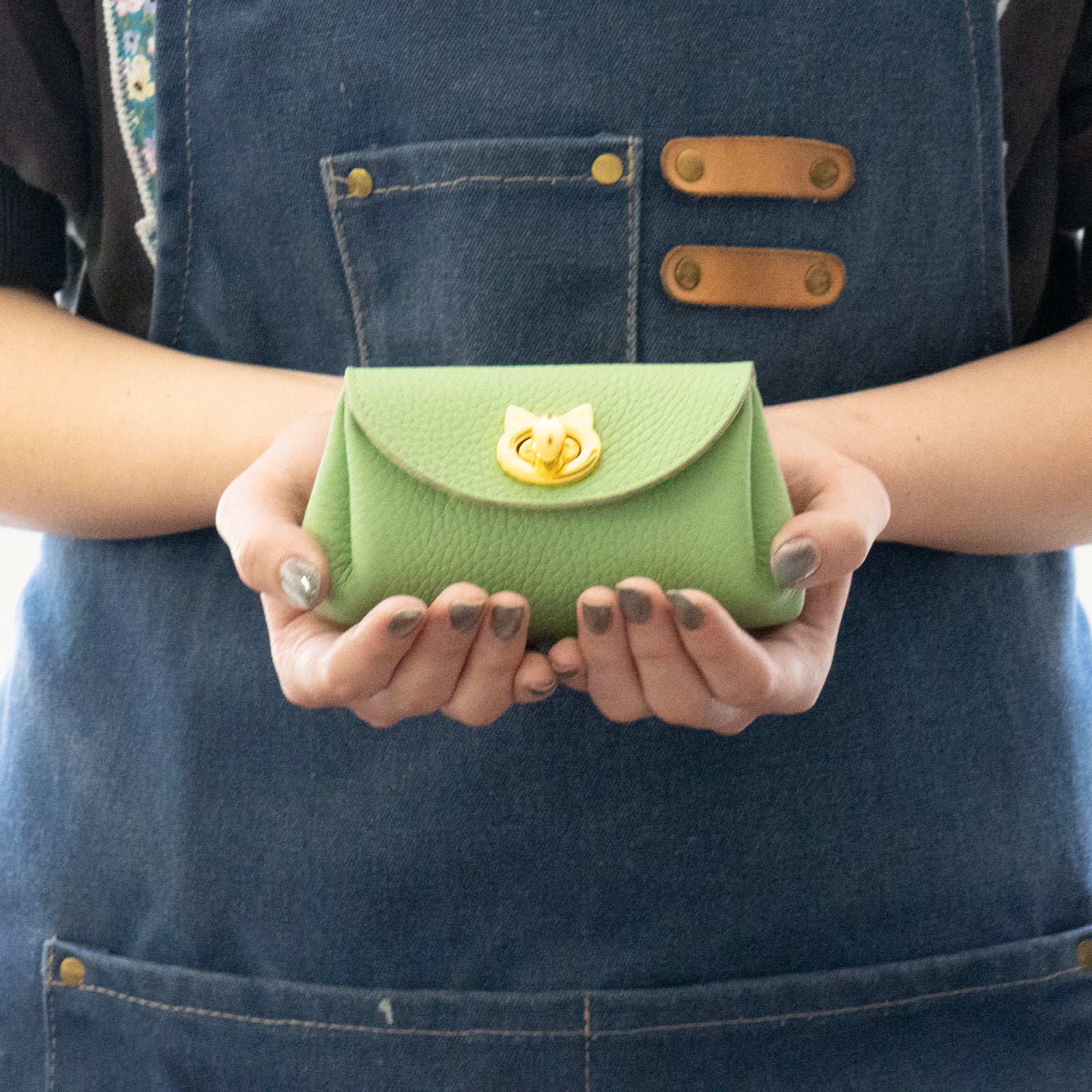 [2/22 (Sat) 1-day limited sale] [Limited quantity] Shell pouch CAT Taurillon Clemence / Pistachio