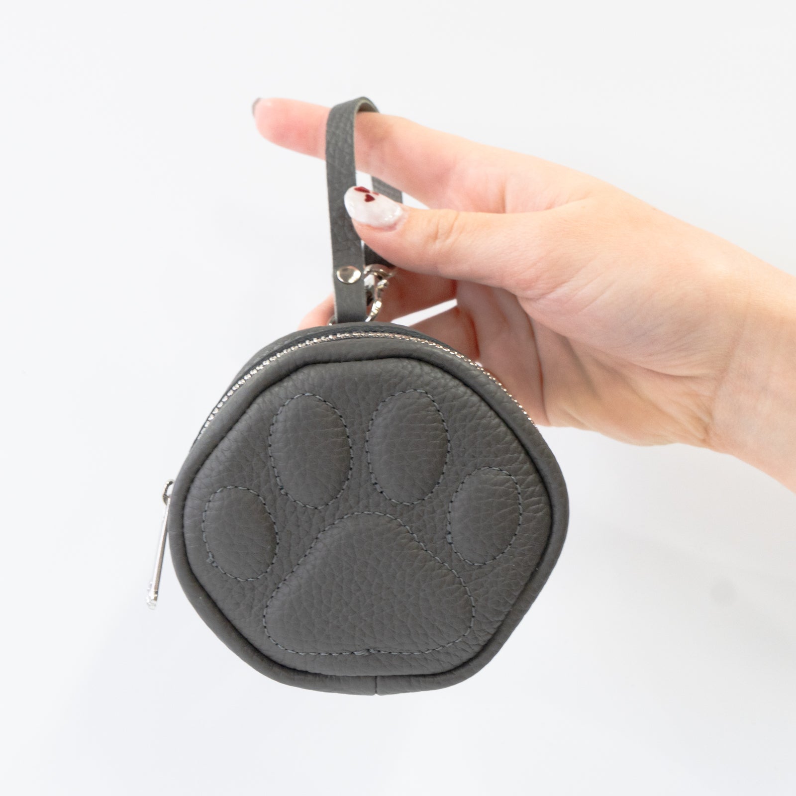 PAWチャームポーチ　キュイール　マッシュ  /  グラファイト