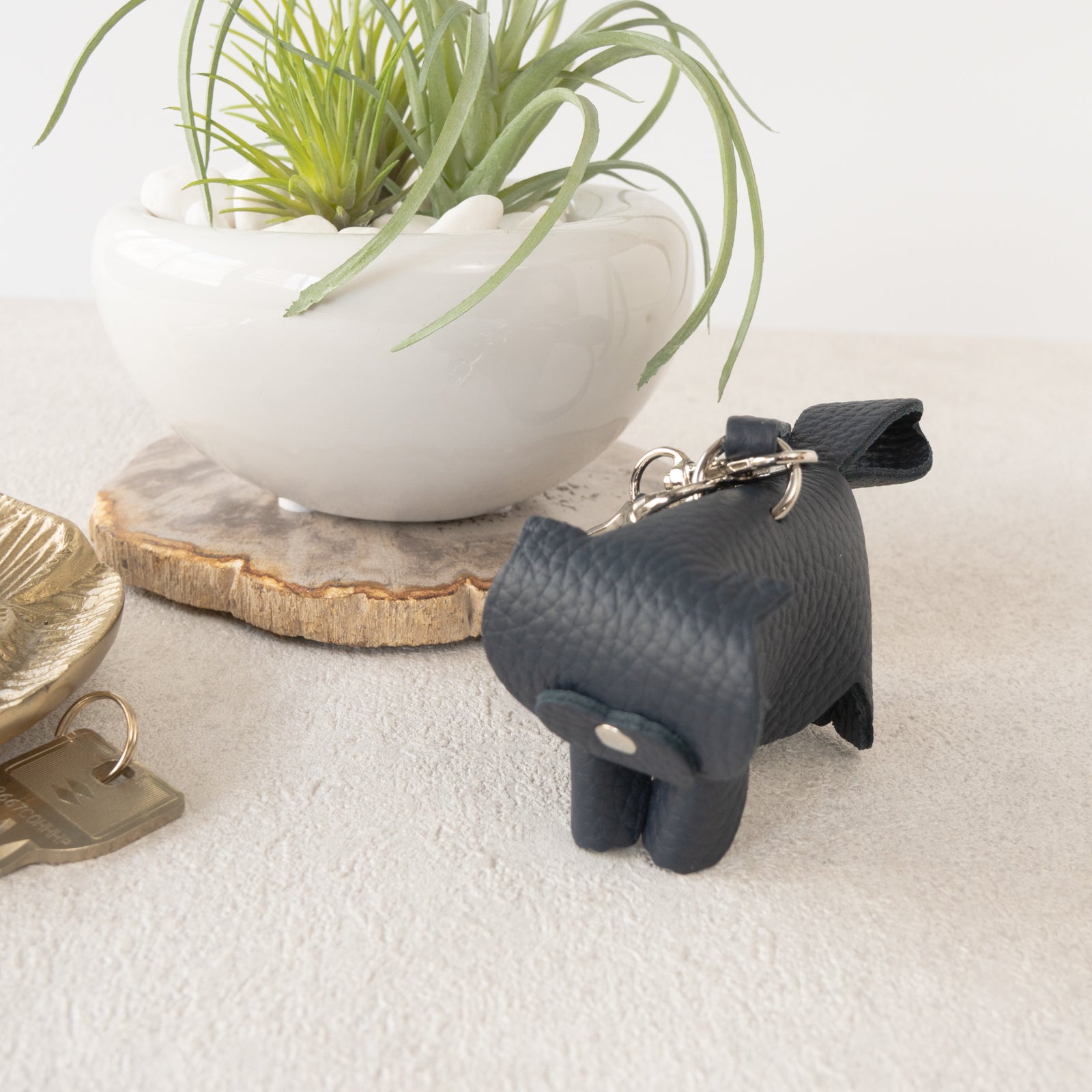 スタンディングにゃんチャーム    キュイール・マッシュ  /  ブルーニュイ