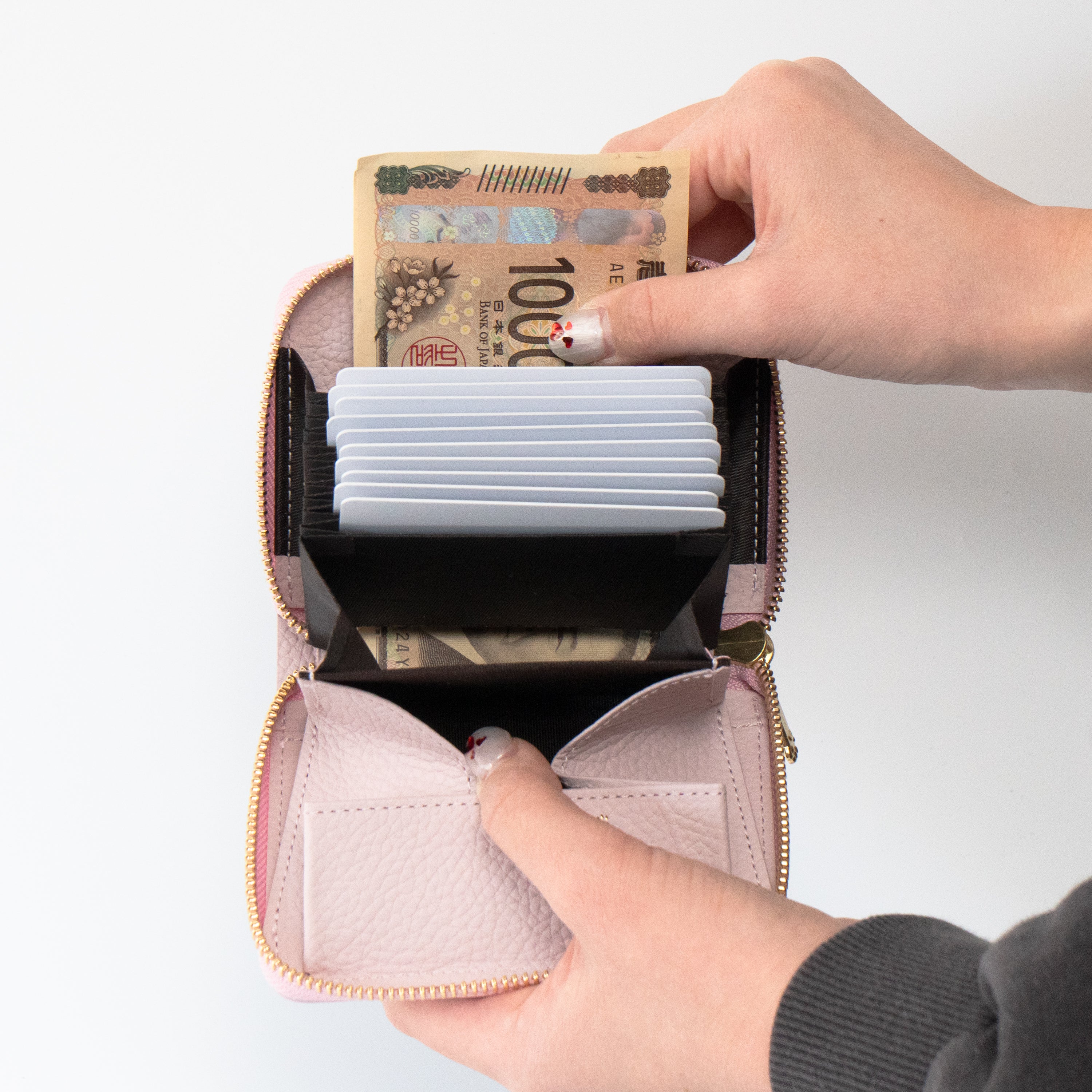 PAWラウンドファスナーミドル財布    キュイール・マッシュ  /  モーヴシルヴェスティン